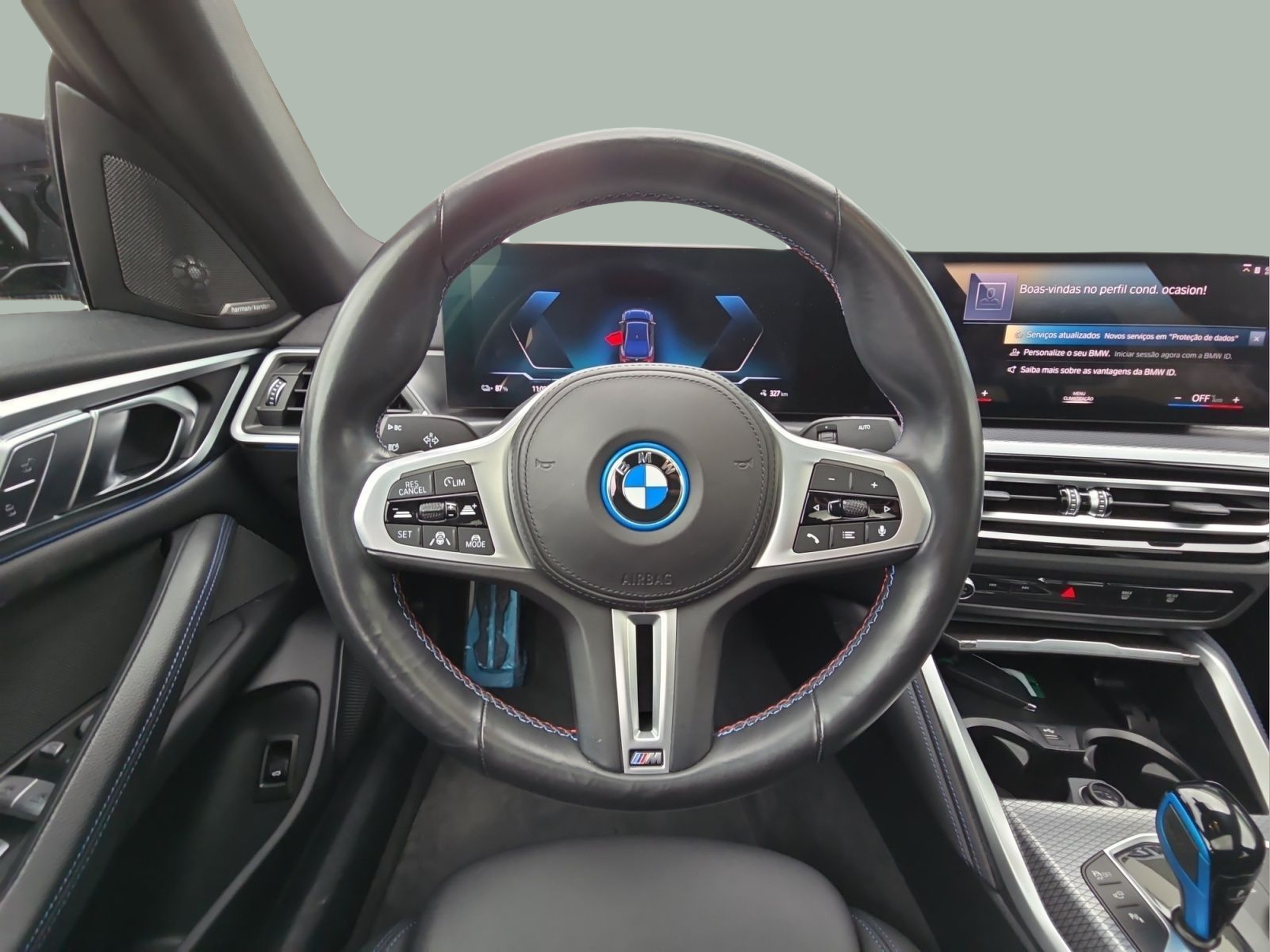 BMW i4 i4 M50 color Negro. Año 2022. 400KW(544CV). Elétrico. En concesionario MCoutinho Bomcar Leiria de Leiria