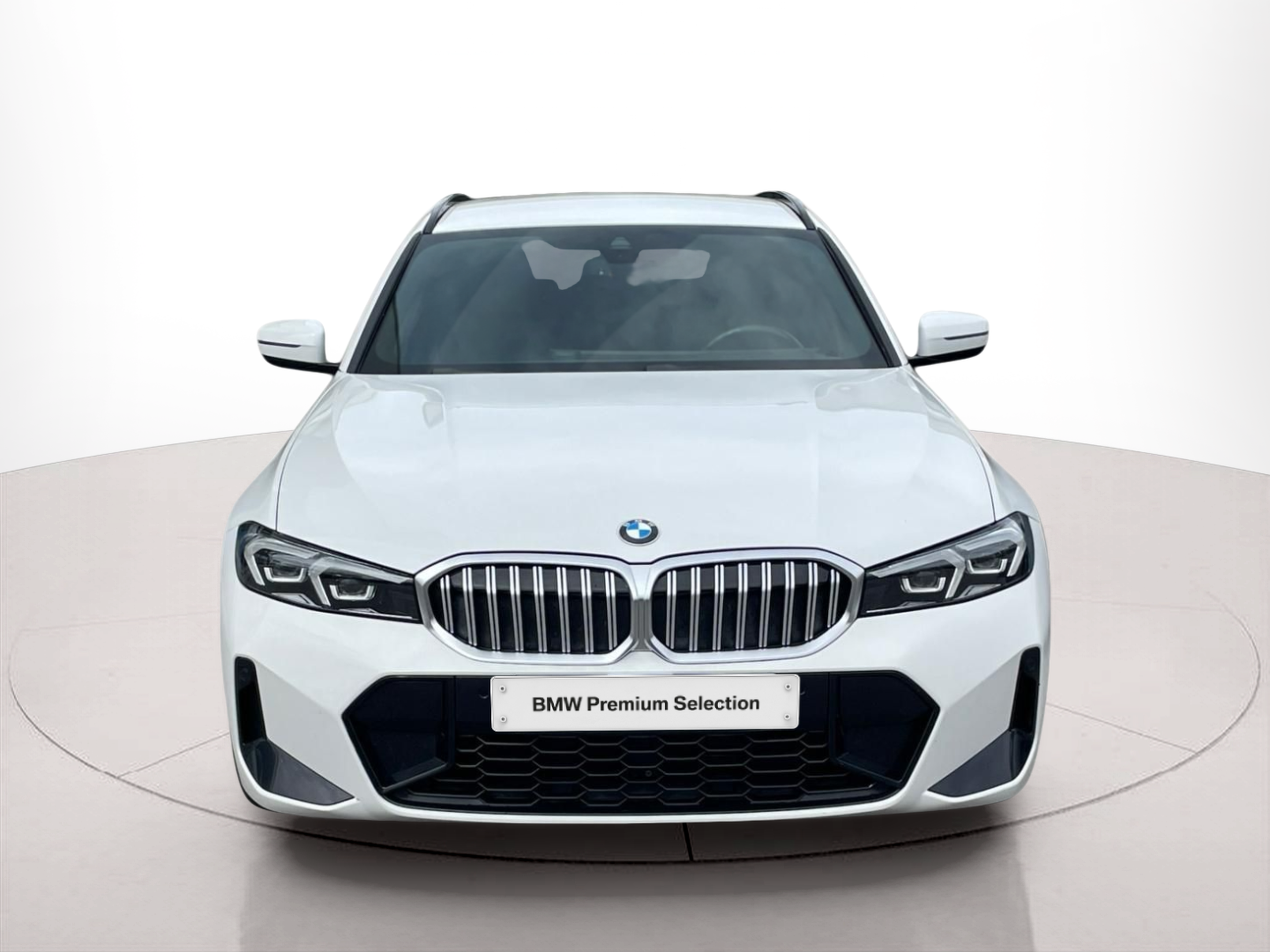 Fotos de BMW Série 3 320d Touring color Blanco. Año 2023. 140KW(190CV). Diesel. En concesionario MCoutinho - Viseu de Viseu