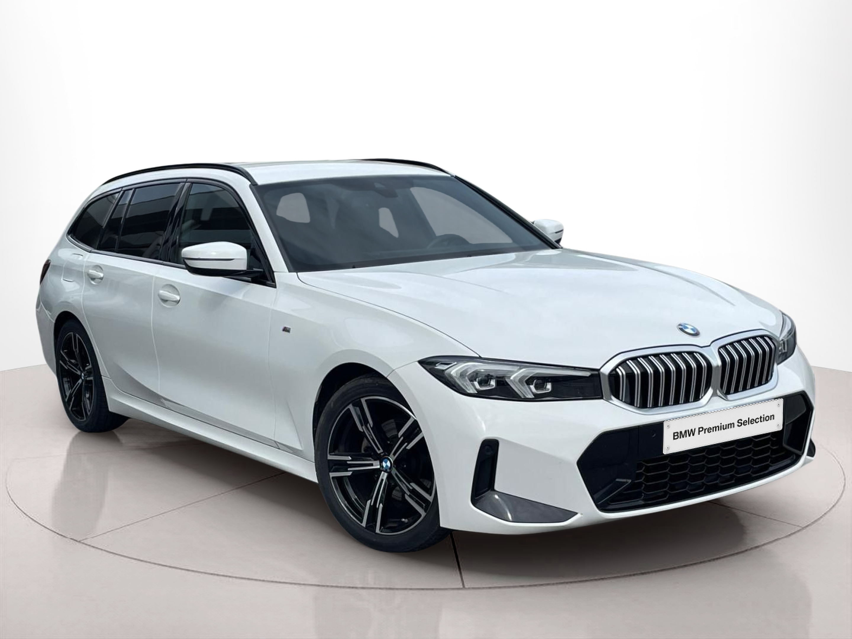 Fotos de BMW Série 3 320d Touring color Blanco. Año 2023. 140KW(190CV). Diesel. En concesionario MCoutinho - Viseu de Viseu