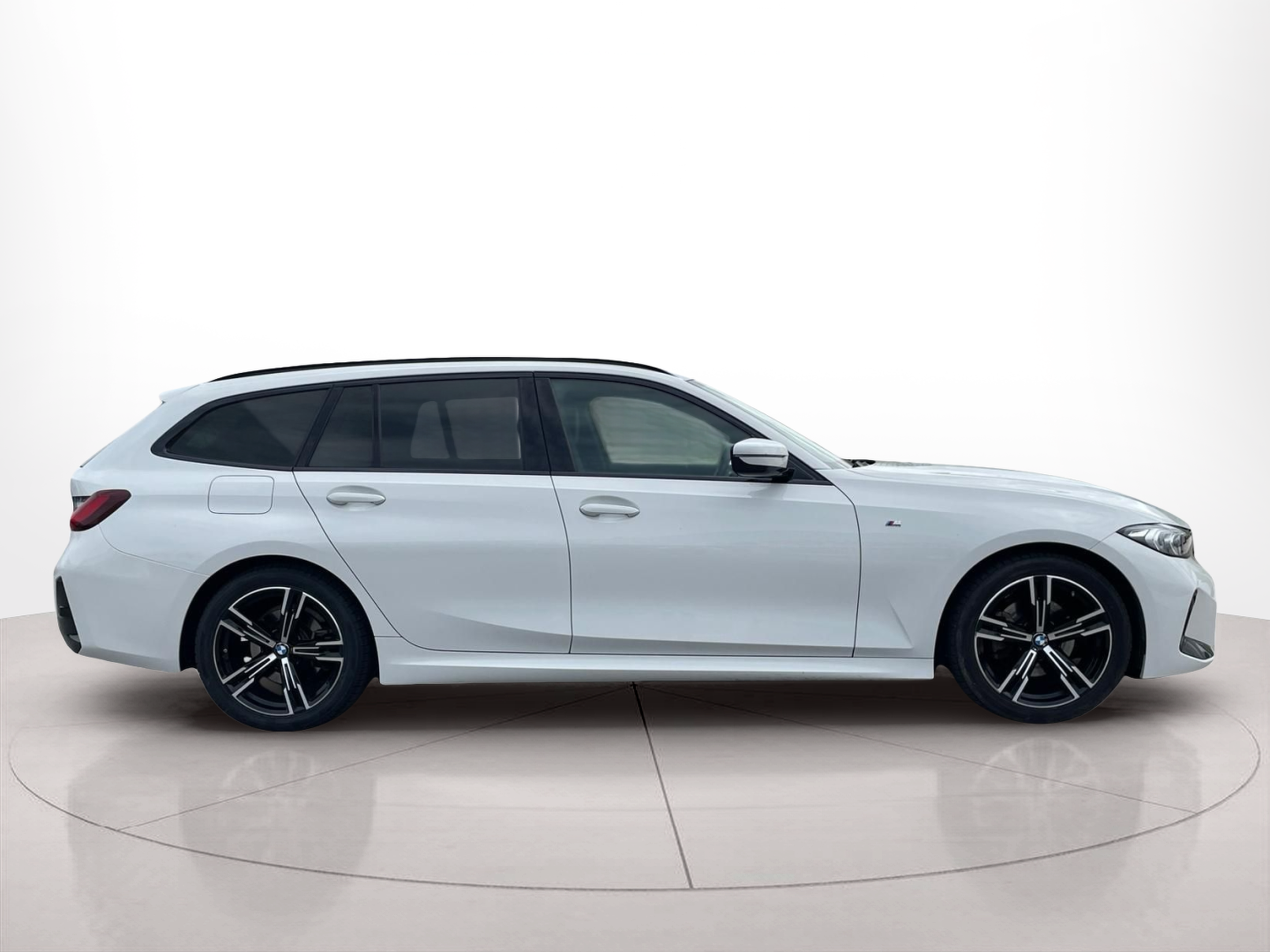 Fotos de BMW Série 3 320d Touring color Blanco. Año 2023. 140KW(190CV). Diesel. En concesionario MCoutinho - Viseu de Viseu