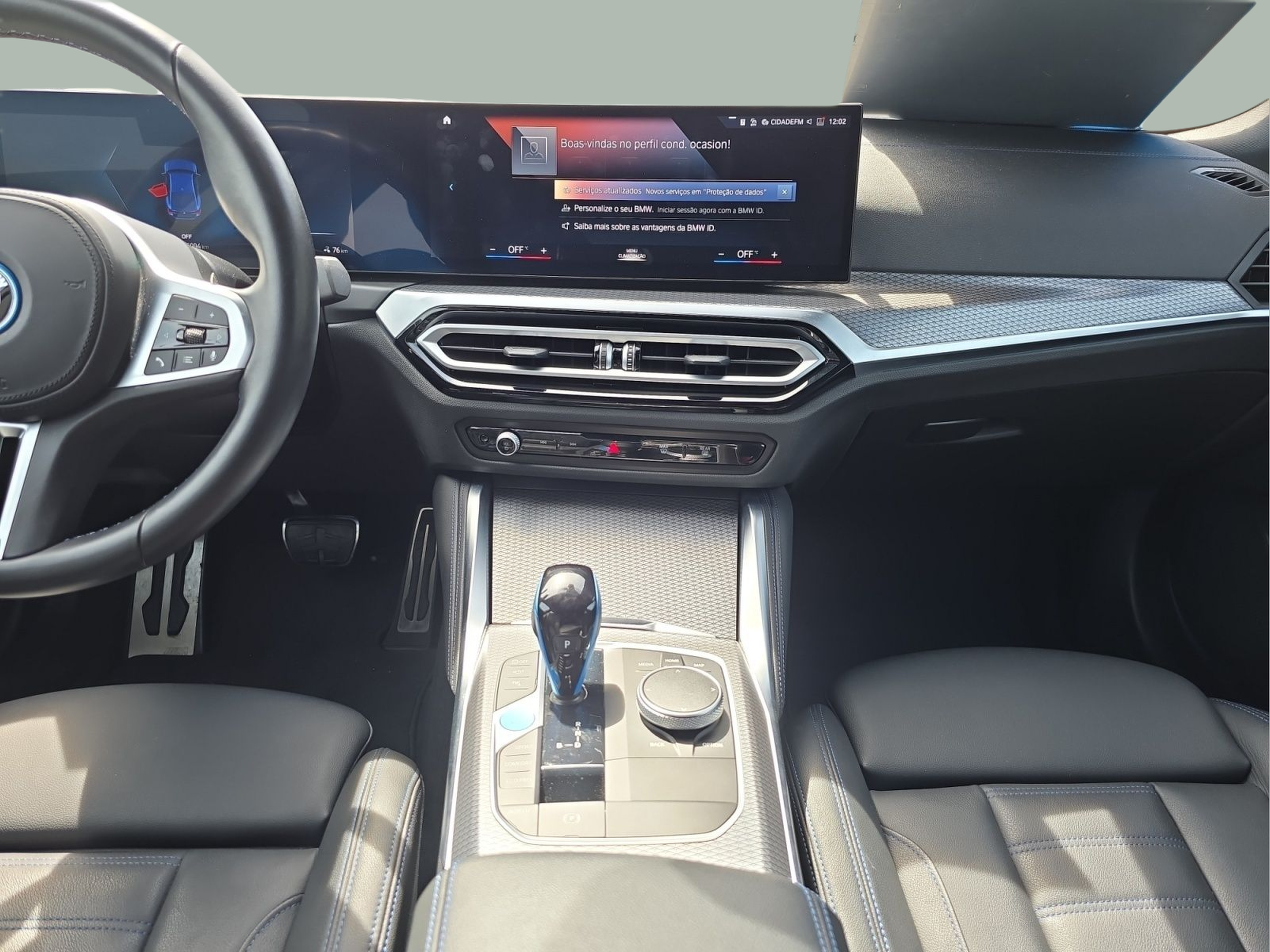 BMW i4 i4 M50 color Gris. Año 2023. 400KW(544CV). Elétrico. En concesionario MCoutinho Bomcar Coimbra de Coimbra