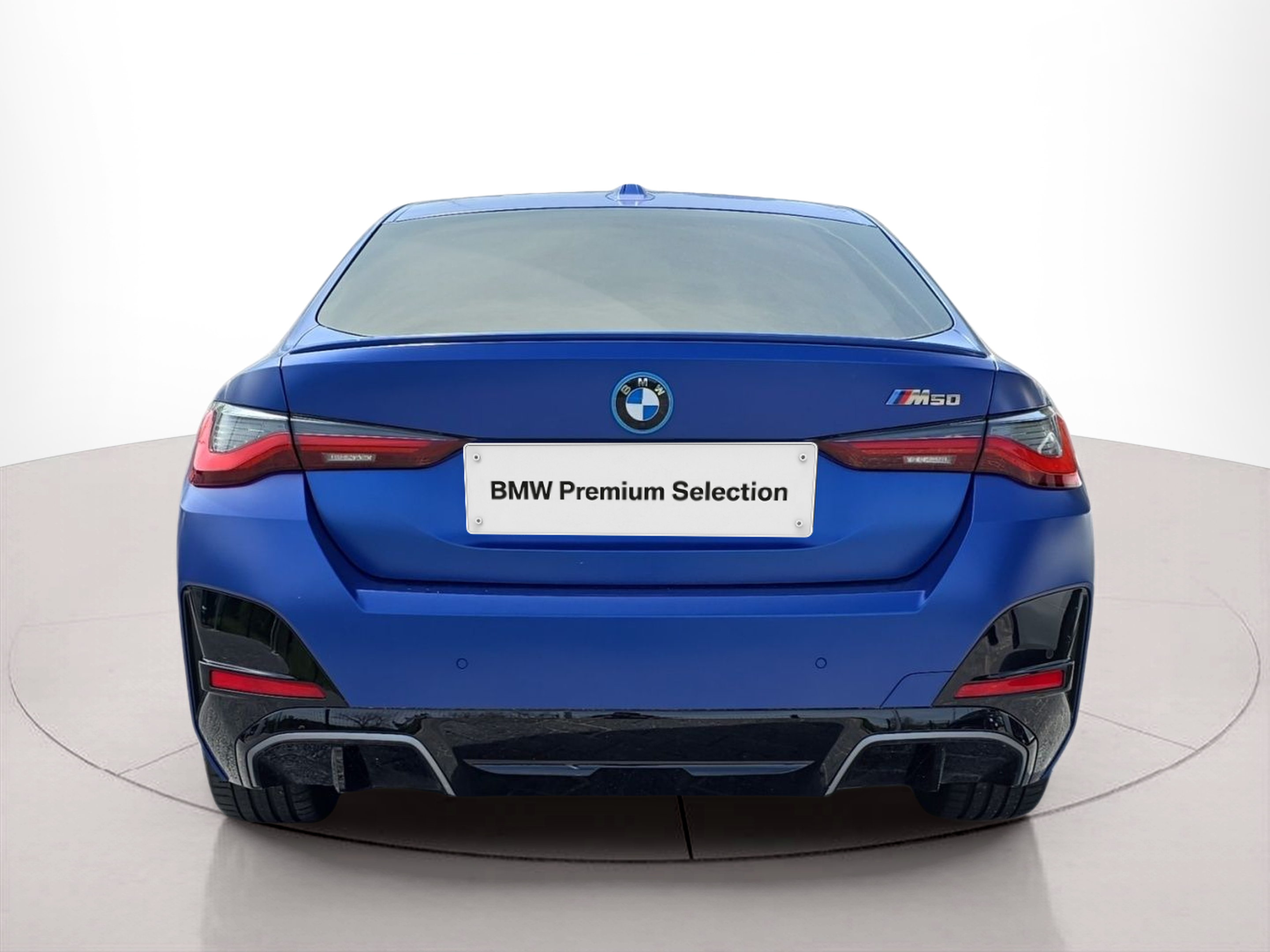BMW i4 i4 M50 color Gris. Año 2023. 400KW(544CV). Elétrico. En concesionario MCoutinho Bomcar Coimbra de Coimbra
