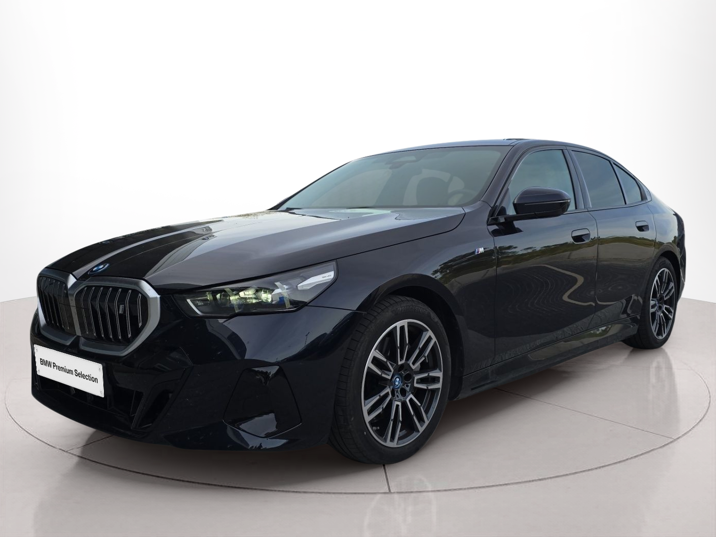 Fotos de BMW i5 eDrive40 color Negro. Año 2025. 250KW(340CV). Elétrico. En concesionario MCoutinho Bomcar Leiria de Leiria