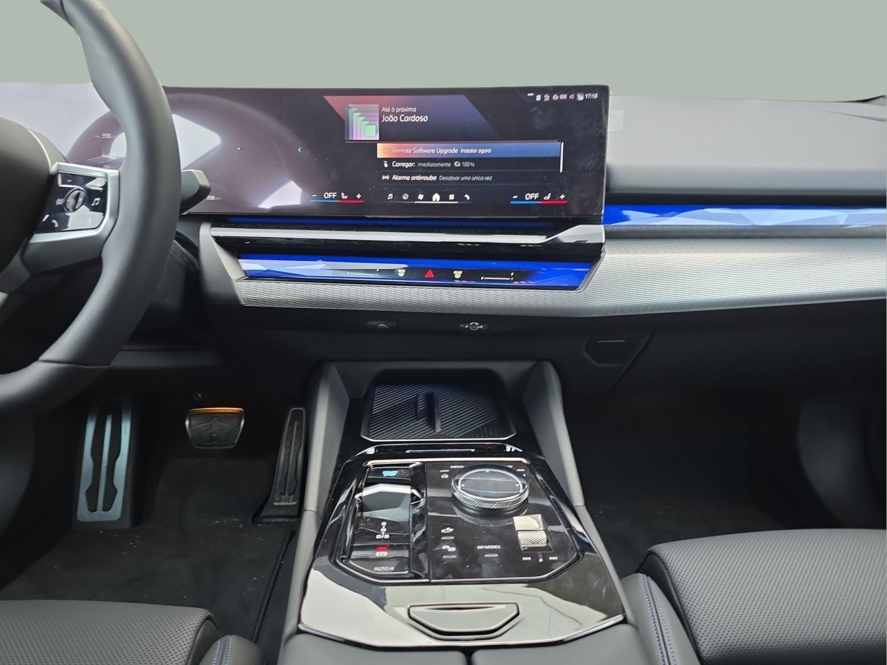 BMW i5 eDrive40 color Negro. Año 2025. 250KW(340CV). Elétrico. En concesionario MCoutinho Bomcar Leiria de Leiria