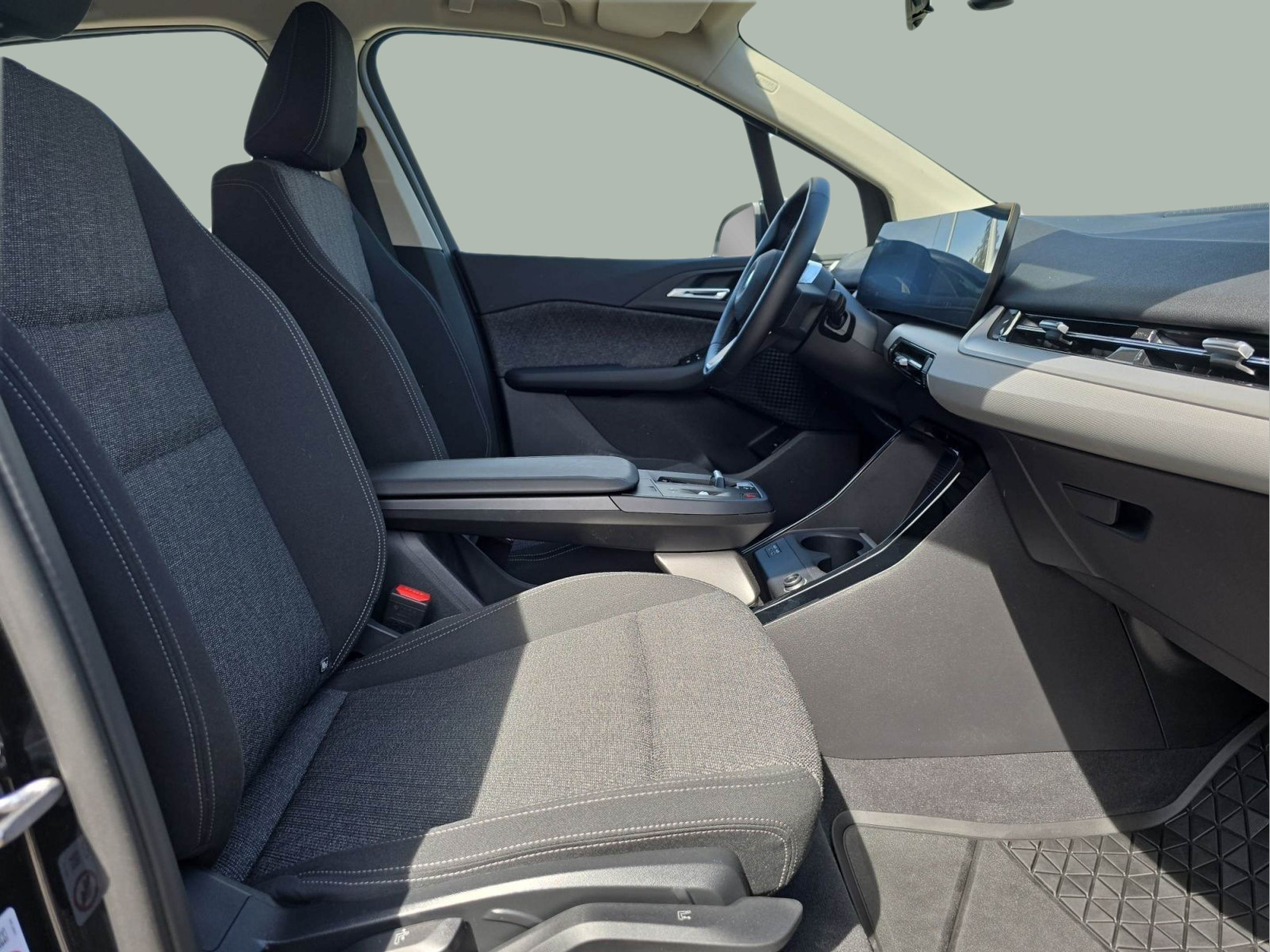 BMW Série 2 216i Active Tourer color Negro. Año 2023. 90KW(122CV). Gasolina. En concesionario MCoutinho Bomcar Coimbra de Coimbra