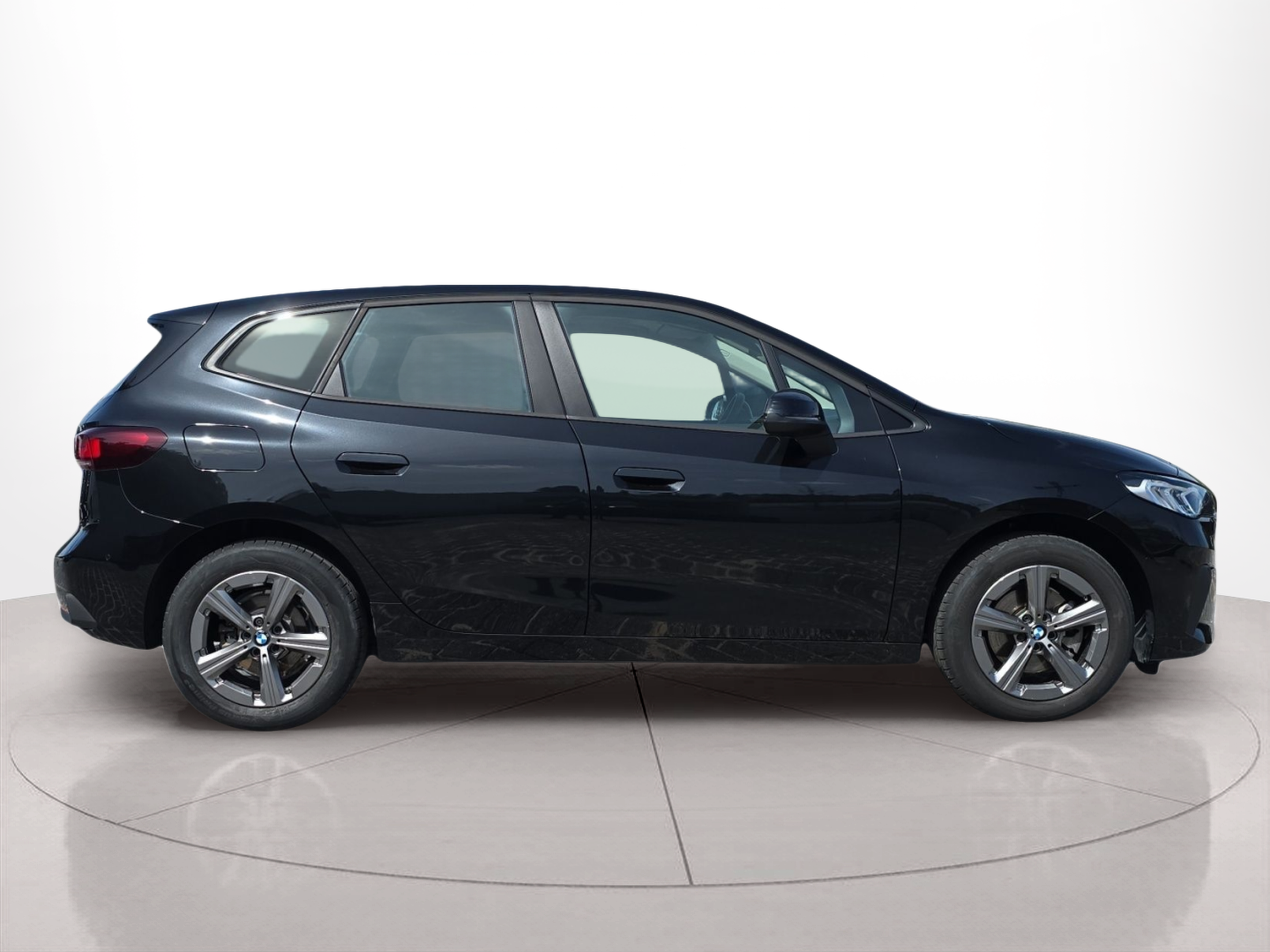 BMW Série 2 216i Active Tourer color Negro. Año 2023. 90KW(122CV). Gasolina. En concesionario MCoutinho Bomcar Coimbra de Coimbra