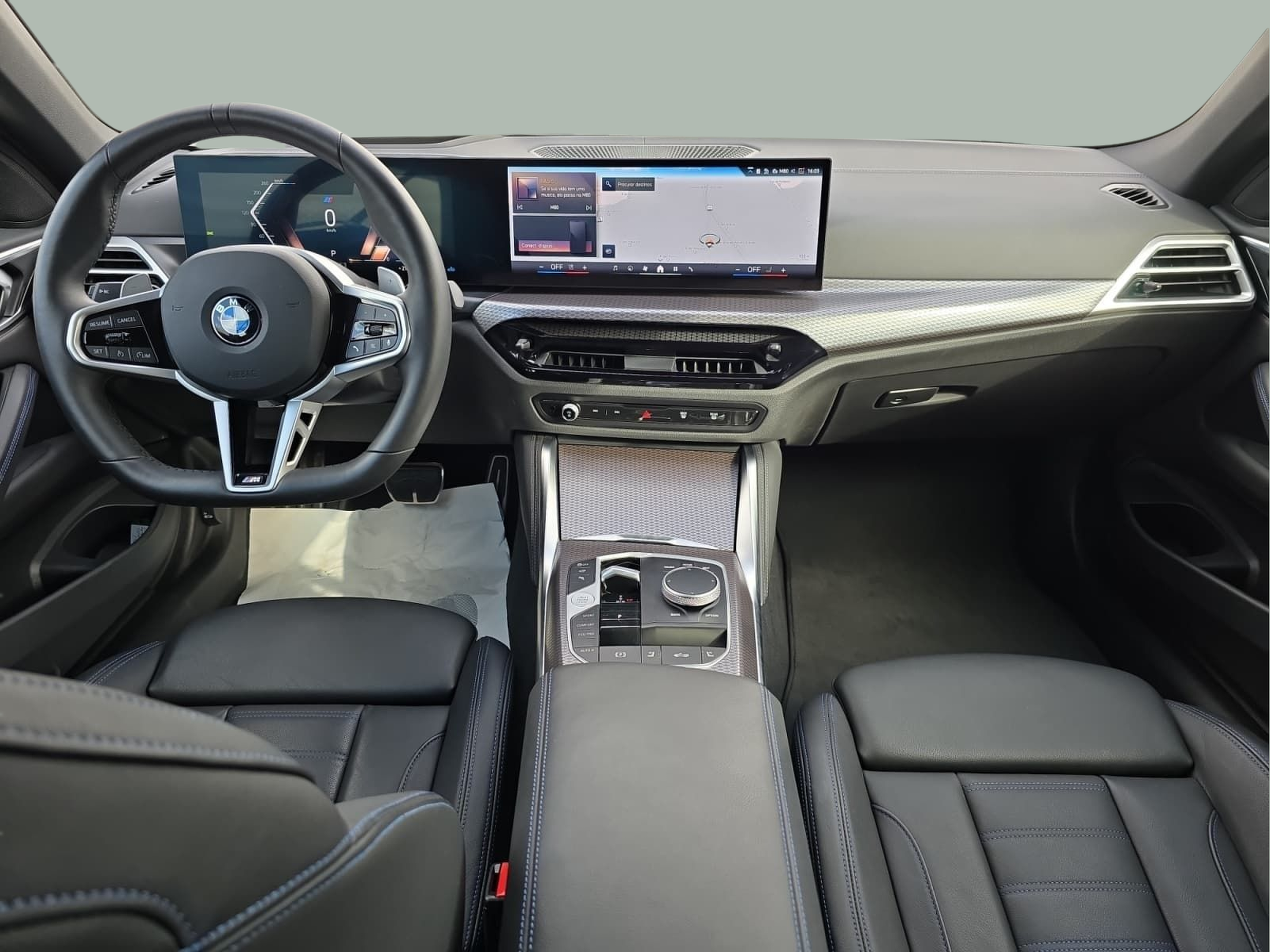 BMW Série 4 420d Cabrio color Azul. Año 2024. 140KW(190CV). Diesel. En concesionario MCoutinho Bomcar Leiria de Leiria