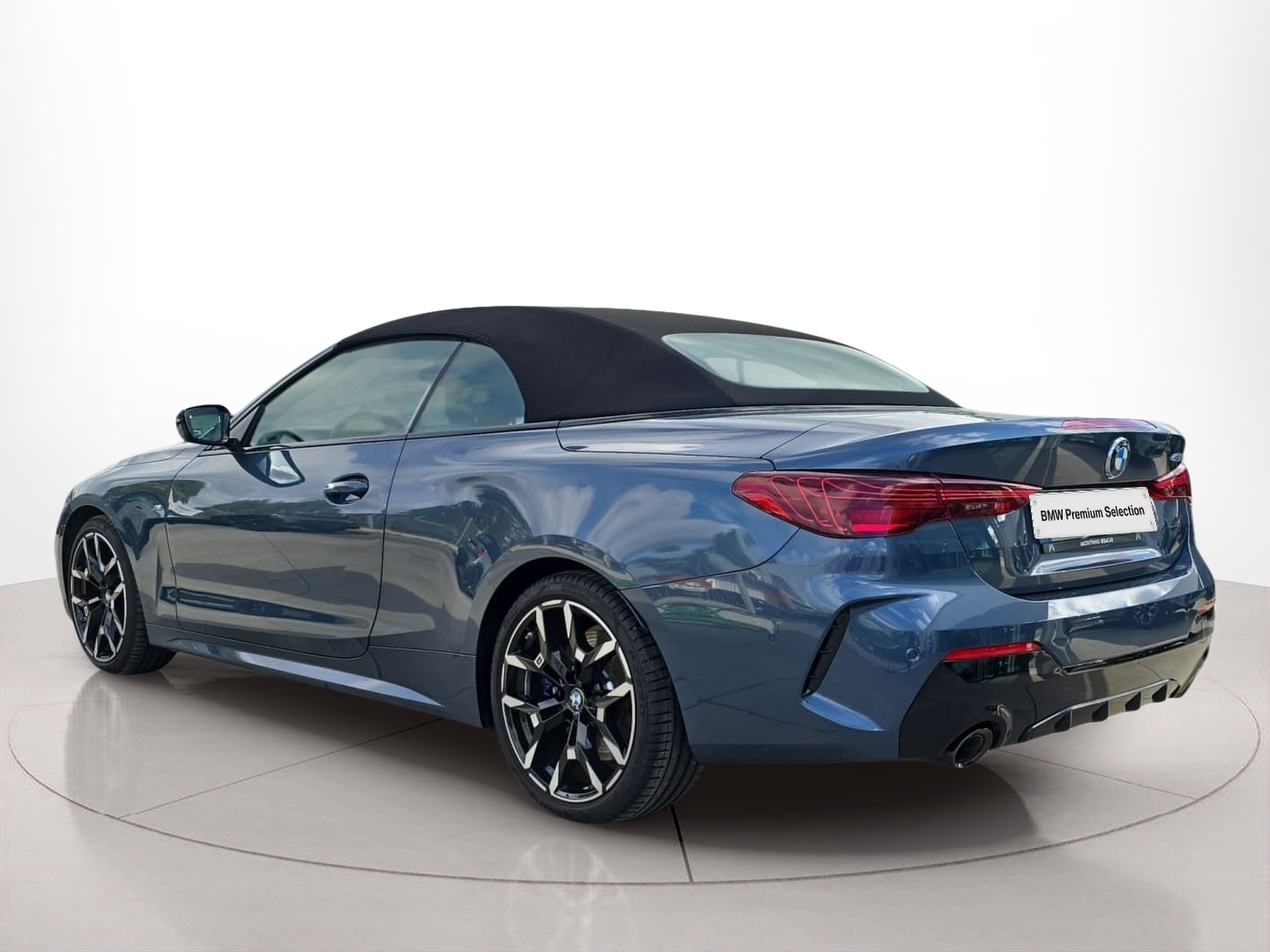 BMW Série 4 420d Cabrio color Azul. Año 2024. 140KW(190CV). Diesel. En concesionario MCoutinho Bomcar Leiria de Leiria