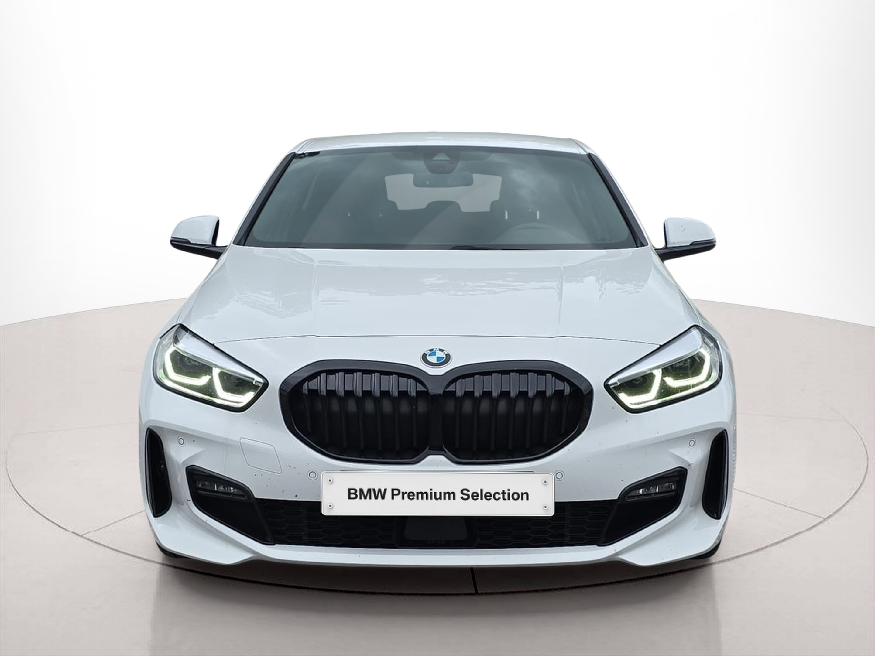 Fotos de BMW Série 1 116d color Blanco. Año 2023. 85KW(116CV). Diesel. En concesionario MCoutinho Bomcar Coimbra de Coimbra