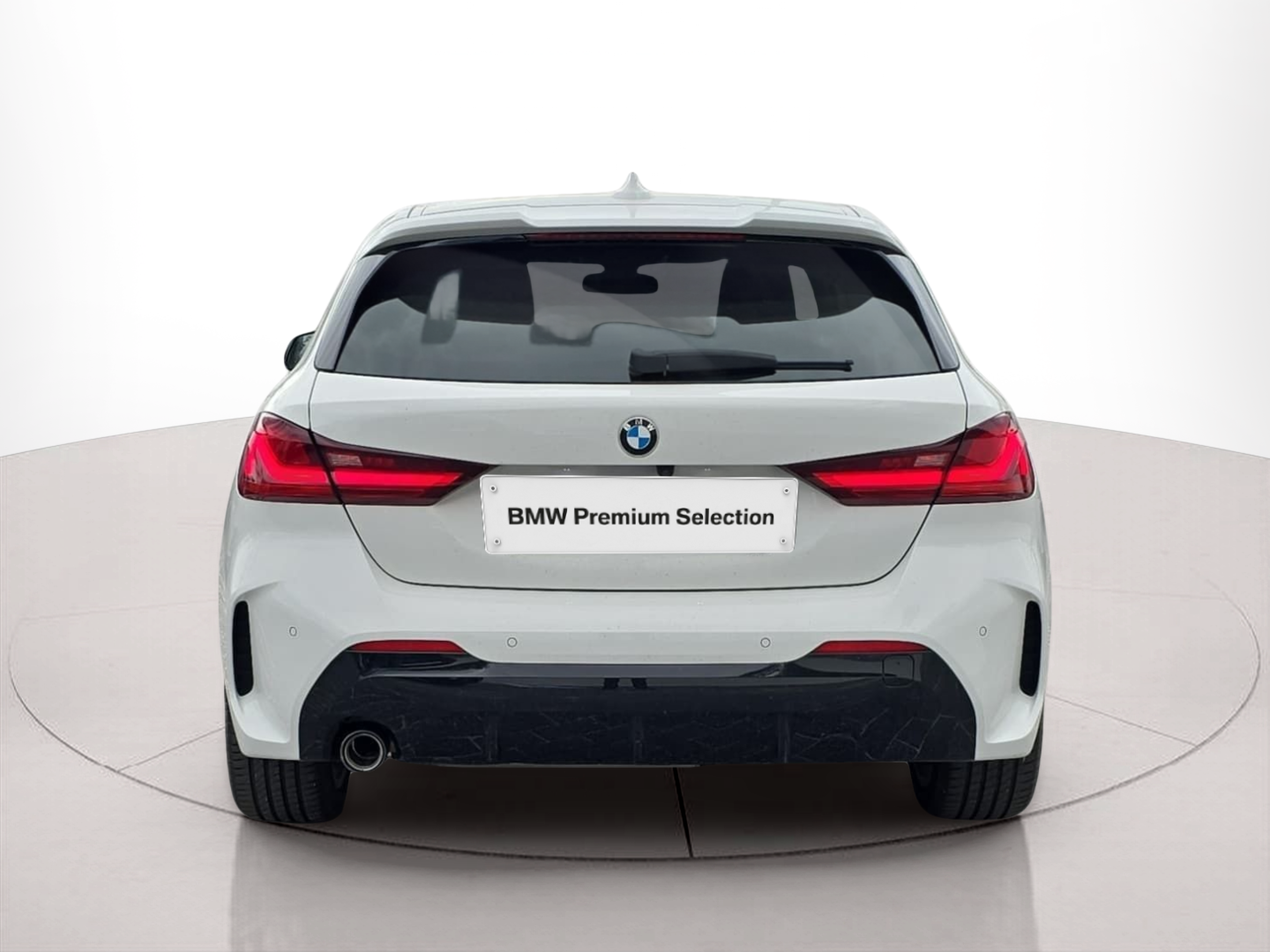 BMW Série 1 116d color Blanco. Año 2023. 85KW(116CV). Diesel. En concesionario MCoutinho Bomcar Coimbra de Coimbra