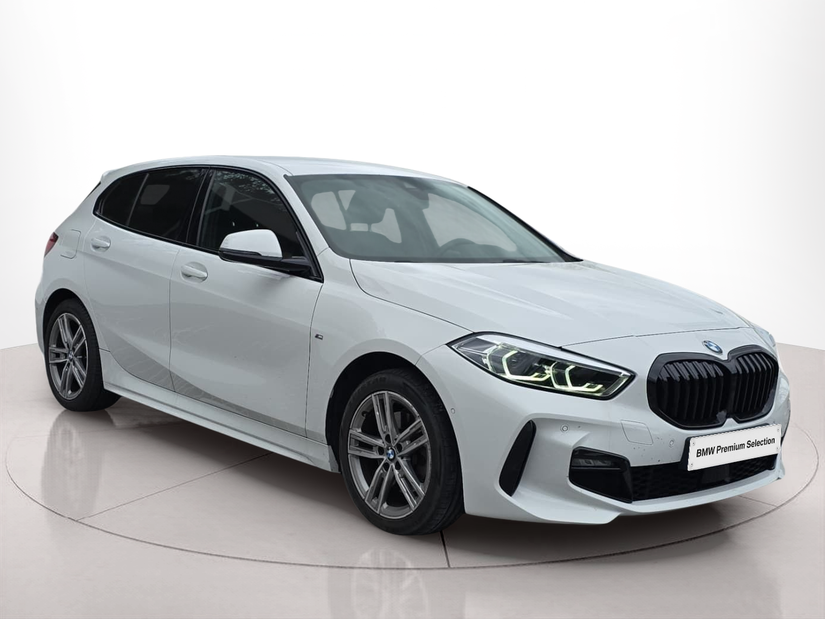 BMW Série 1 116d color Blanco. Año 2023. 85KW(116CV). Diesel. En concesionario MCoutinho Bomcar Coimbra de Coimbra