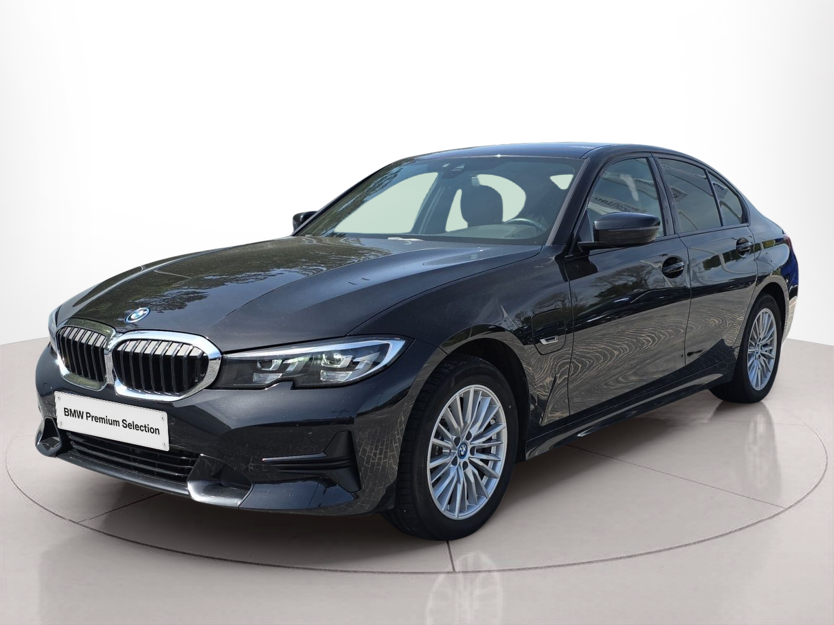 Fotos de BMW Série 3 320e Berlina color Negro. Año 2021. 150KW(204CV). Elétrico / Gasolina Híbrido. En concesionario MCoutinho Bomcar Coimbra de Coimbra