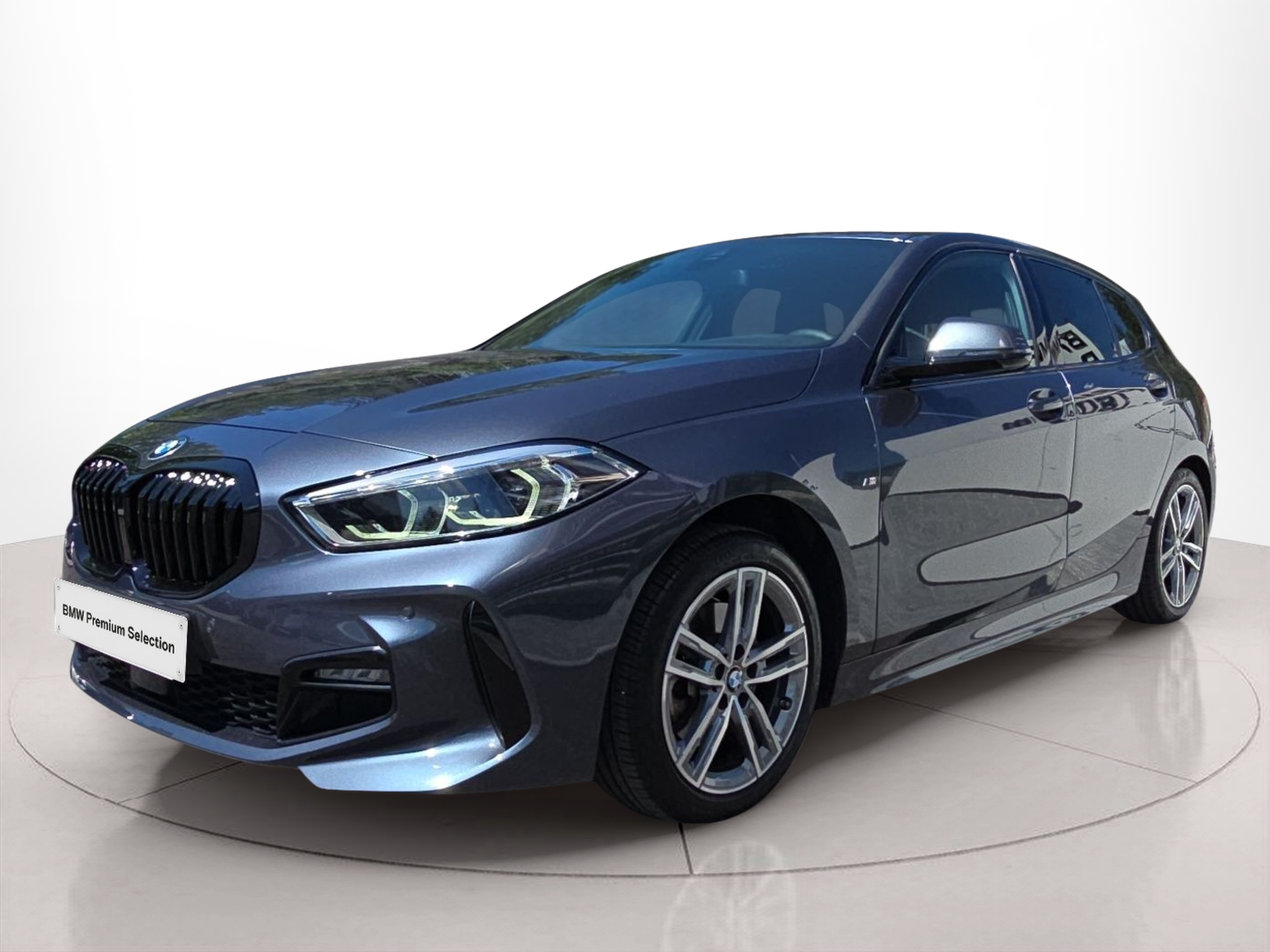 Fotos de BMW Série 1 118d color Gris. Año 2019. 110KW(150CV). Diesel. En concesionario MCoutinho Bomcar Leiria de Leiria