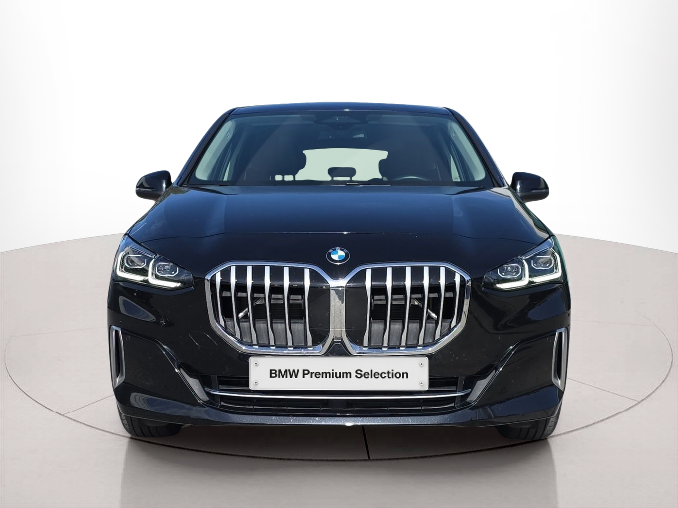 Fotos de BMW Série 2 218d Active Tourer color Negro. Año 2022. 110KW(150CV). Diesel. En concesionario MCoutinho Bomcar Leiria de Leiria