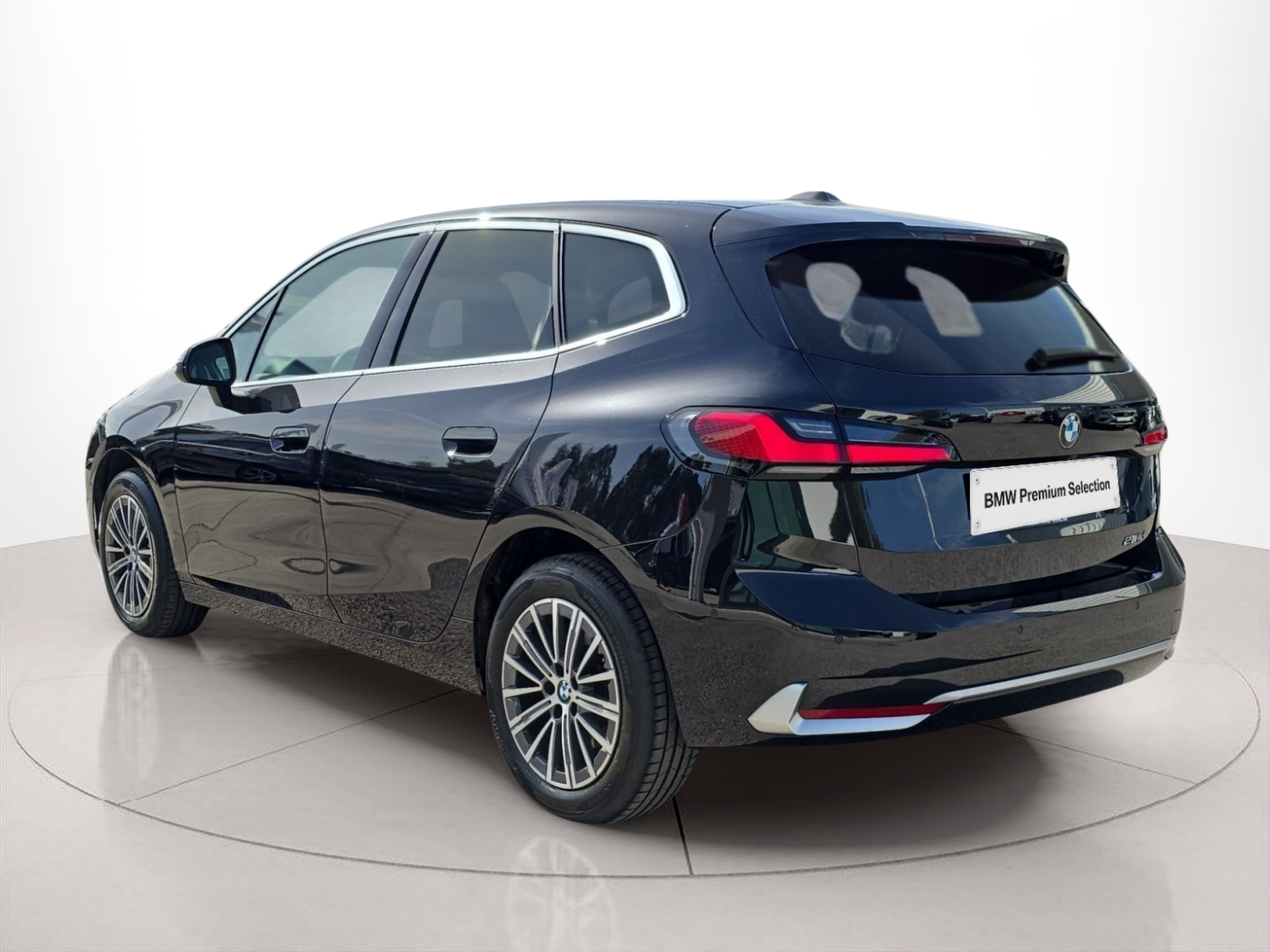 BMW Série 2 218d Active Tourer color Negro. Año 2022. 110KW(150CV). Diesel. En concesionario MCoutinho Bomcar Leiria de Leiria