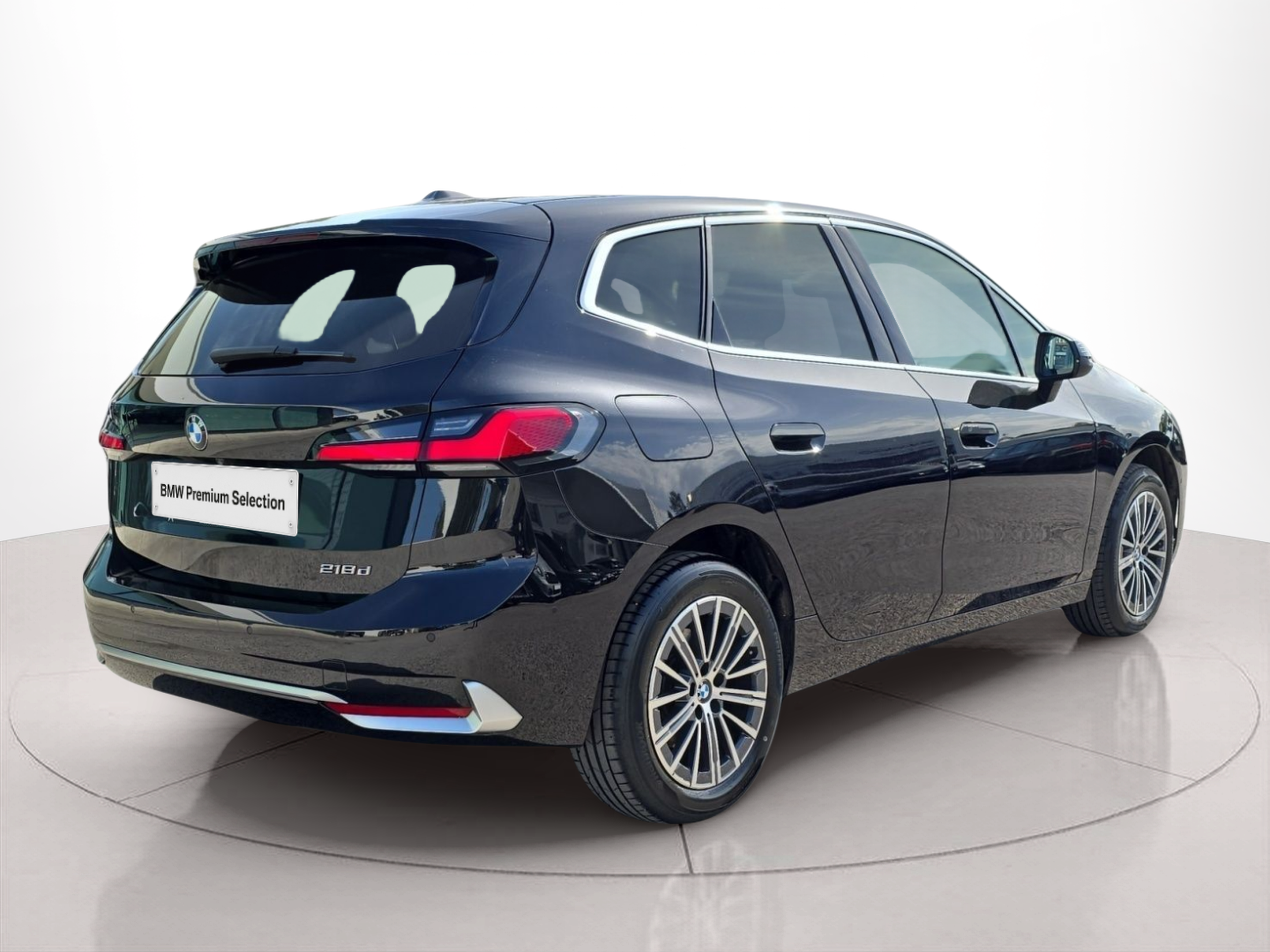 BMW Série 2 218d Active Tourer color Negro. Año 2022. 110KW(150CV). Diesel. En concesionario MCoutinho Bomcar Leiria de Leiria