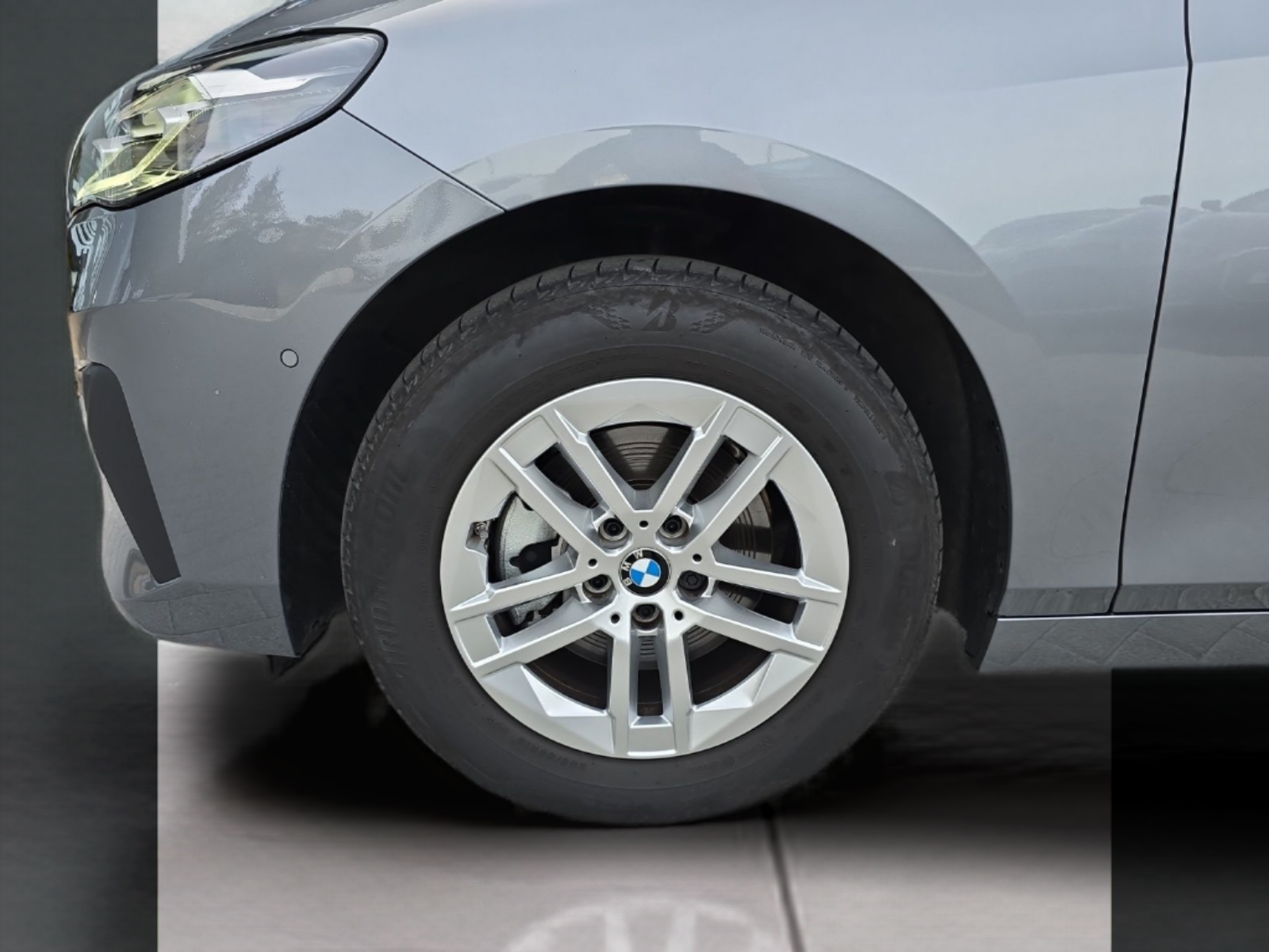 BMW Série 2 216i Active Tourer color Gris. Año 2023. 90KW(122CV). Gasolina. En concesionario MCoutinho Bomcar Coimbra de Coimbra