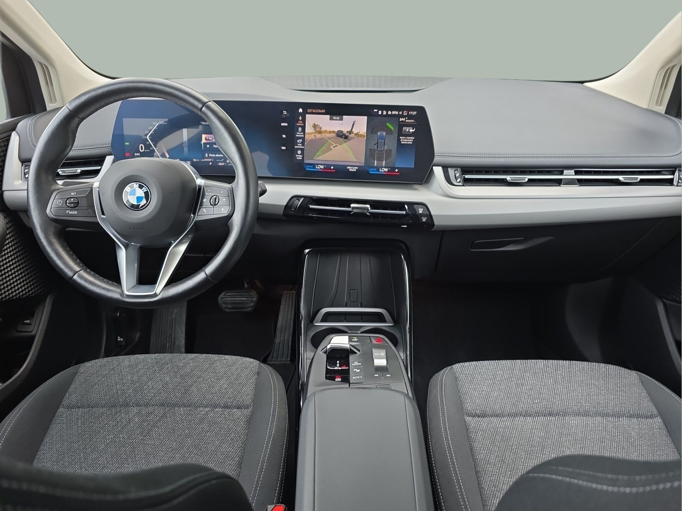 BMW Série 2 216i Active Tourer color Gris. Año 2023. 90KW(122CV). Gasolina. En concesionario MCoutinho Bomcar Coimbra de Coimbra