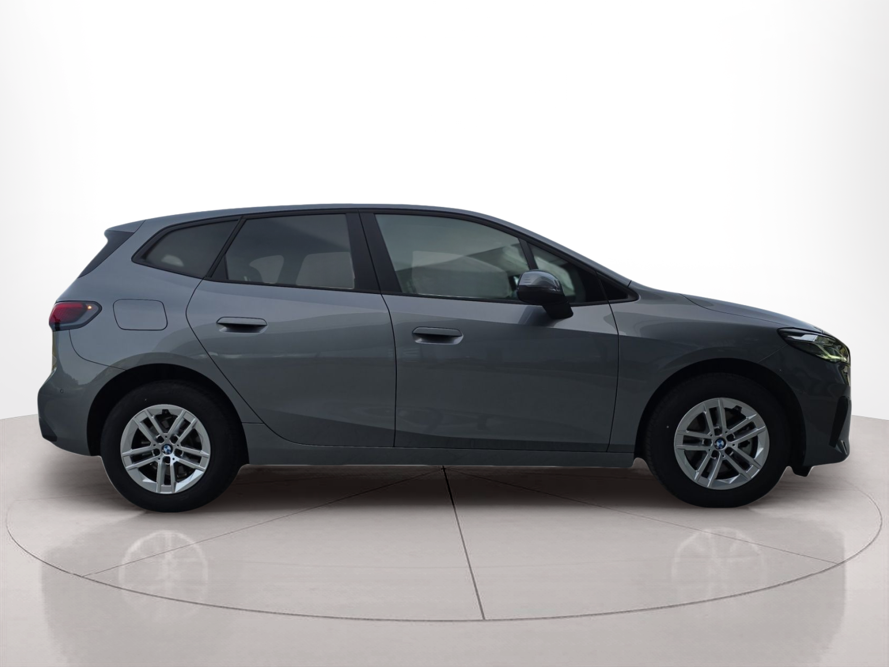 BMW Série 2 216i Active Tourer color Gris. Año 2023. 90KW(122CV). Gasolina. En concesionario MCoutinho Bomcar Coimbra de Coimbra