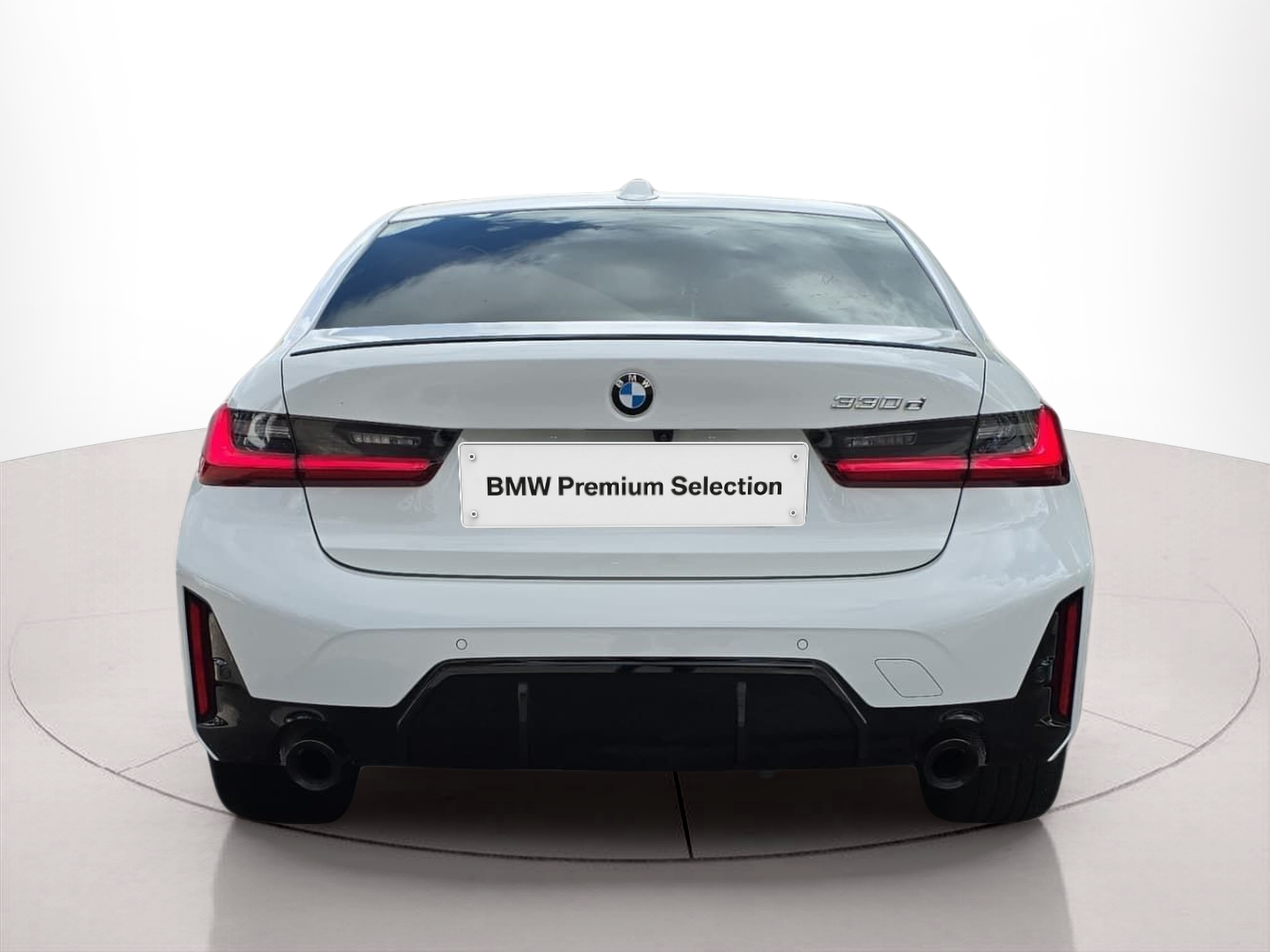 BMW Série 3 330d Berlina color Blanco. Año 2024. 210KW(286CV). Diesel. En concesionario MCoutinho Bomcar Leiria de Leiria