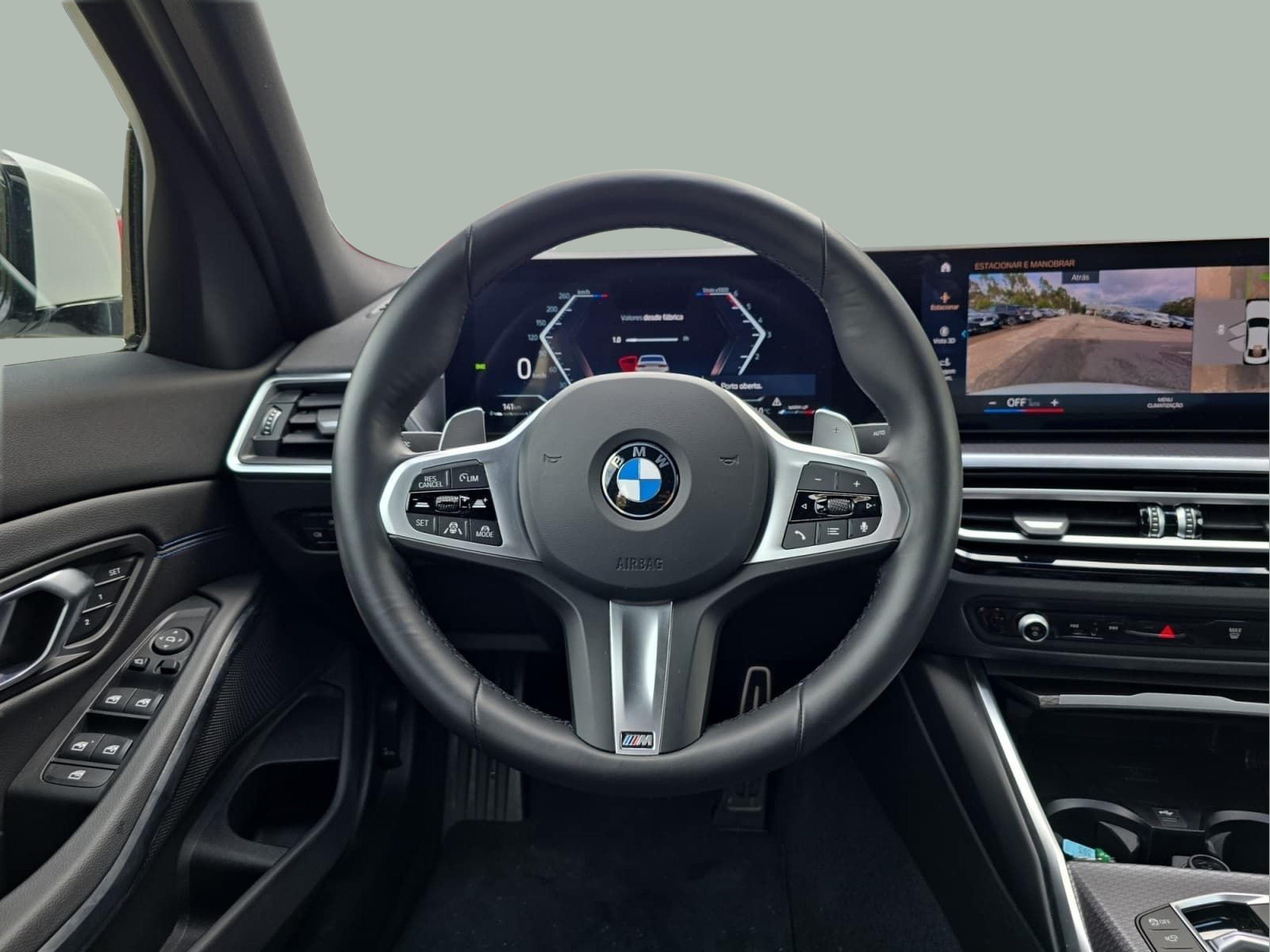 BMW Série 3 330d Berlina color Blanco. Año 2024. 210KW(286CV). Diesel. En concesionario MCoutinho Bomcar Leiria de Leiria