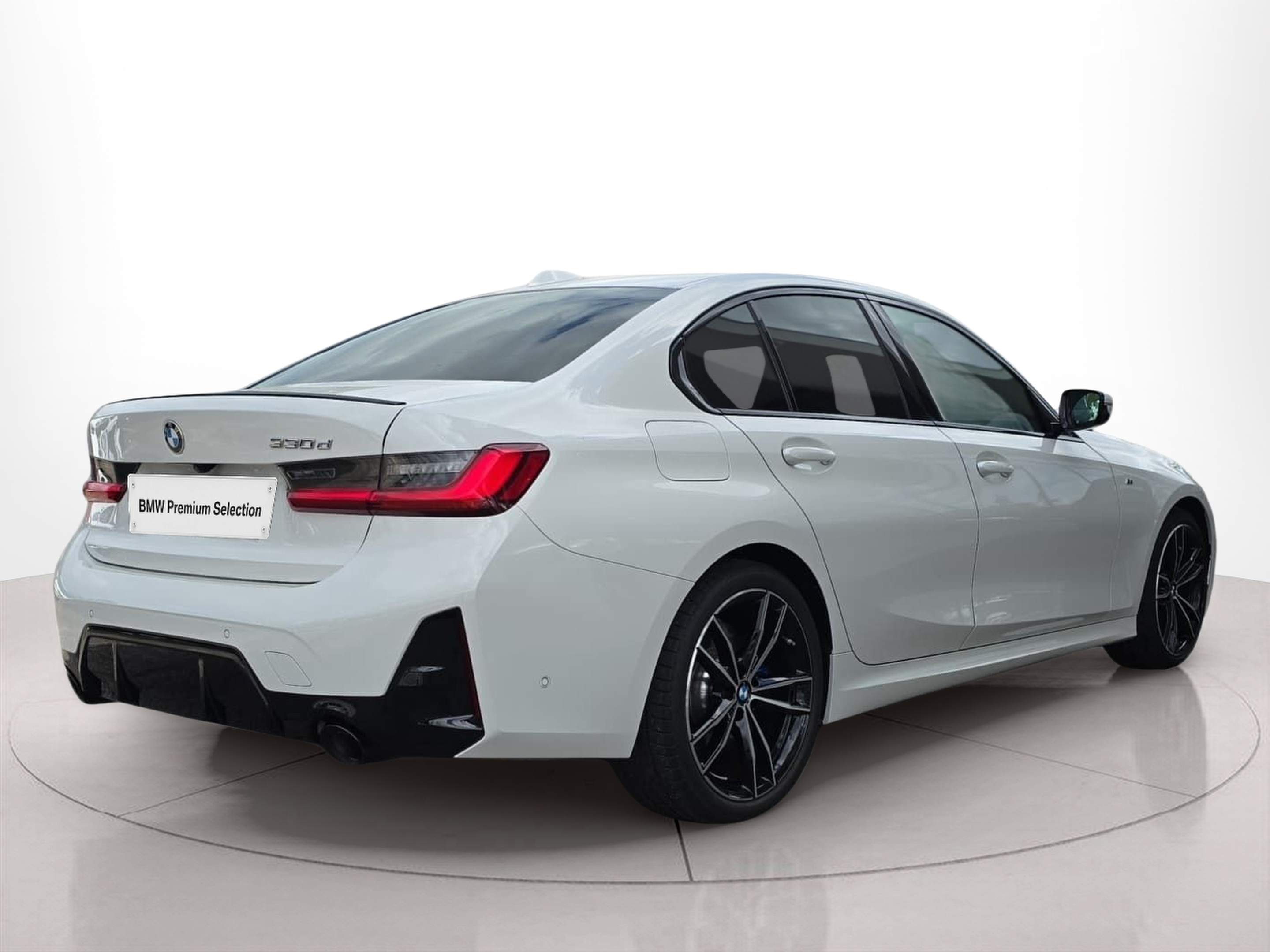 BMW Série 3 330d Berlina color Blanco. Año 2024. 210KW(286CV). Diesel. En concesionario MCoutinho Bomcar Leiria de Leiria