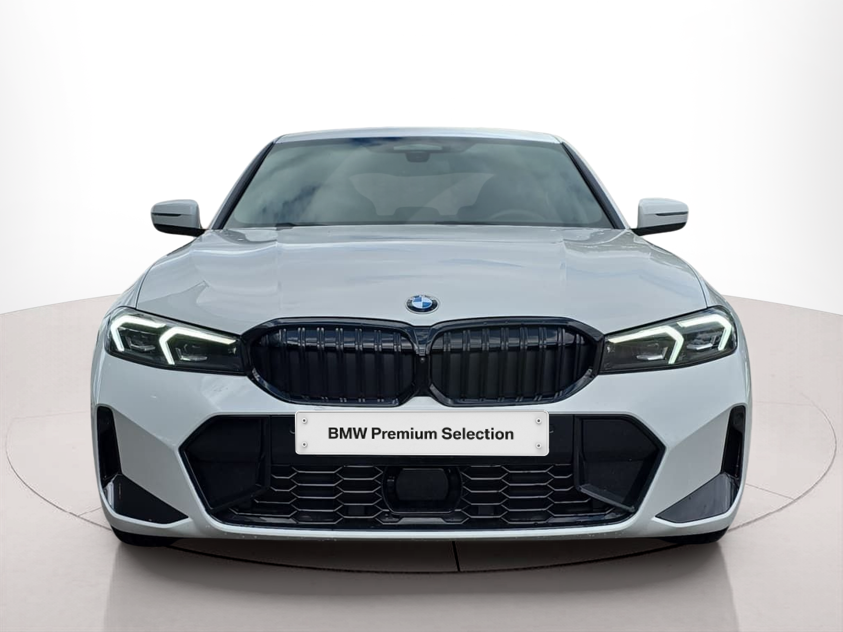 Fotos de BMW Série 3 330d Berlina color Blanco. Año 2024. 210KW(286CV). Diesel. En concesionario MCoutinho Bomcar Leiria de Leiria