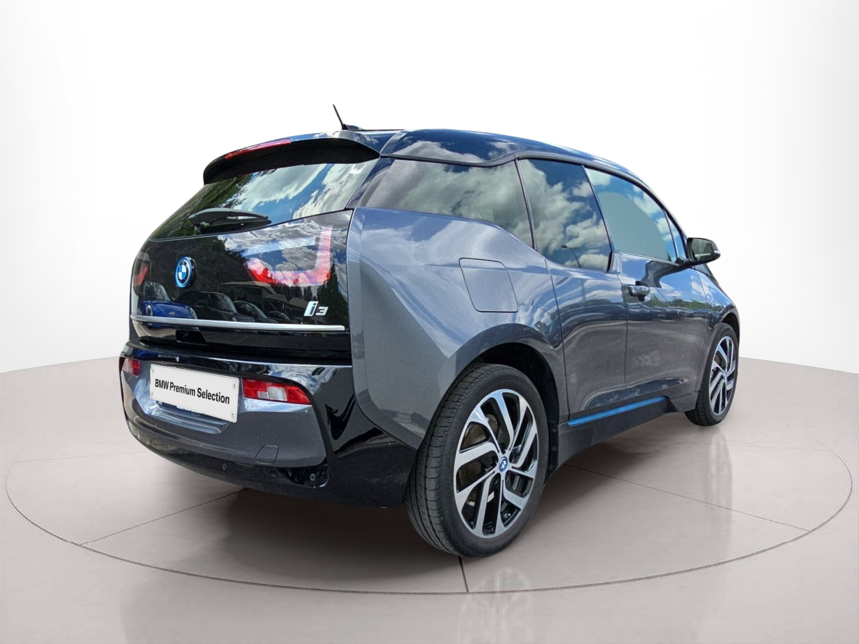 BMW i3 i3 120Ah color Gris. Año 2022. 125KW(170CV). Elétrico. En concesionario MCoutinho Bomcar Coimbra de Coimbra