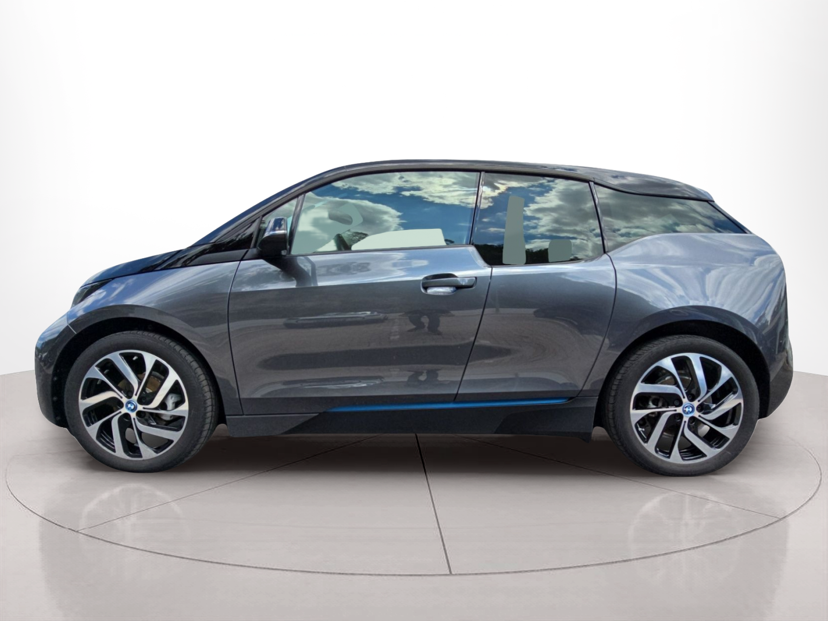 Fotos de BMW i3 i3 120Ah color Gris. Año 2022. 125KW(170CV). Elétrico. En concesionario MCoutinho Bomcar Coimbra de Coimbra