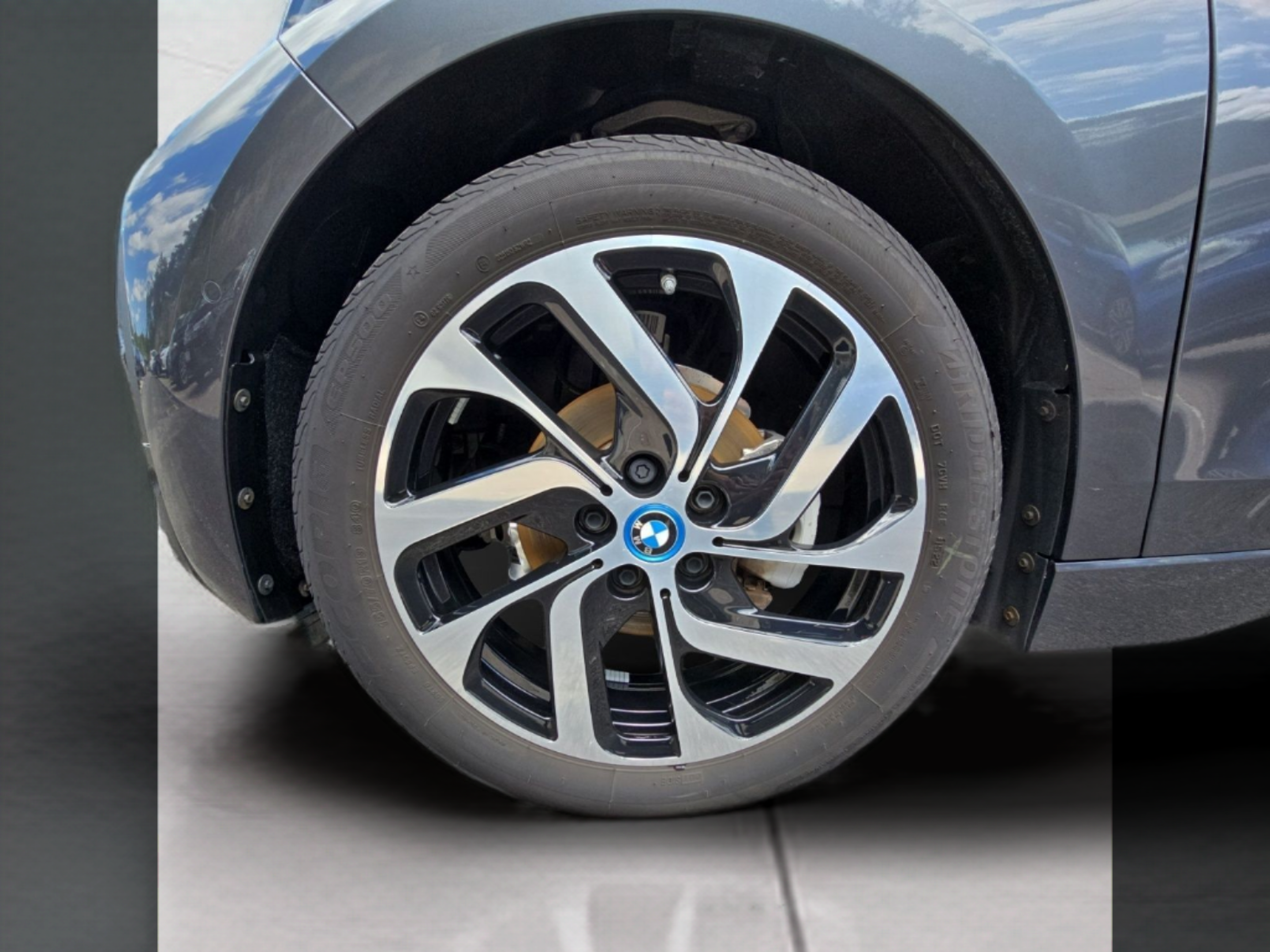 BMW i3 i3 120Ah color Gris. Año 2022. 125KW(170CV). Elétrico. En concesionario MCoutinho Bomcar Coimbra de Coimbra