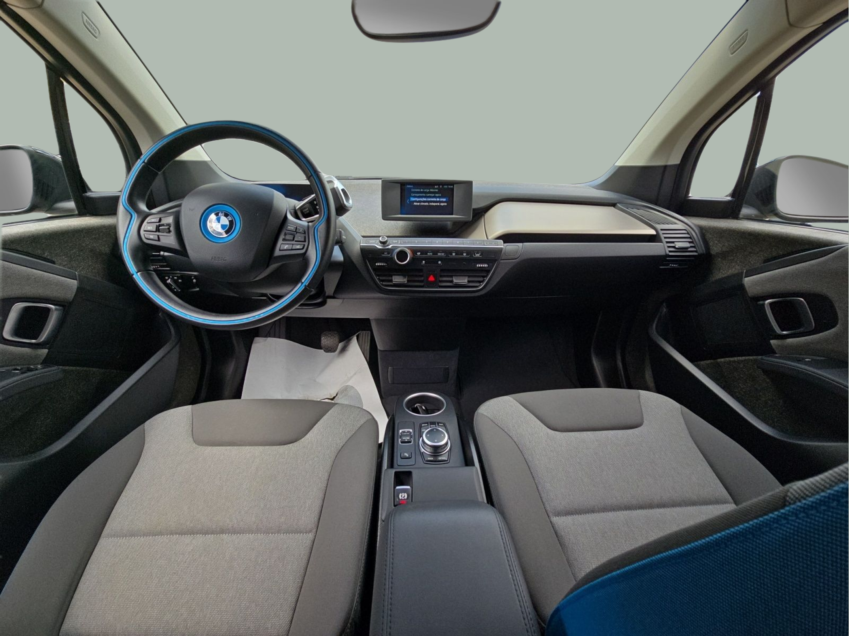 BMW i3 i3 120Ah color Gris. Año 2022. 125KW(170CV). Elétrico. En concesionario MCoutinho Bomcar Coimbra de Coimbra