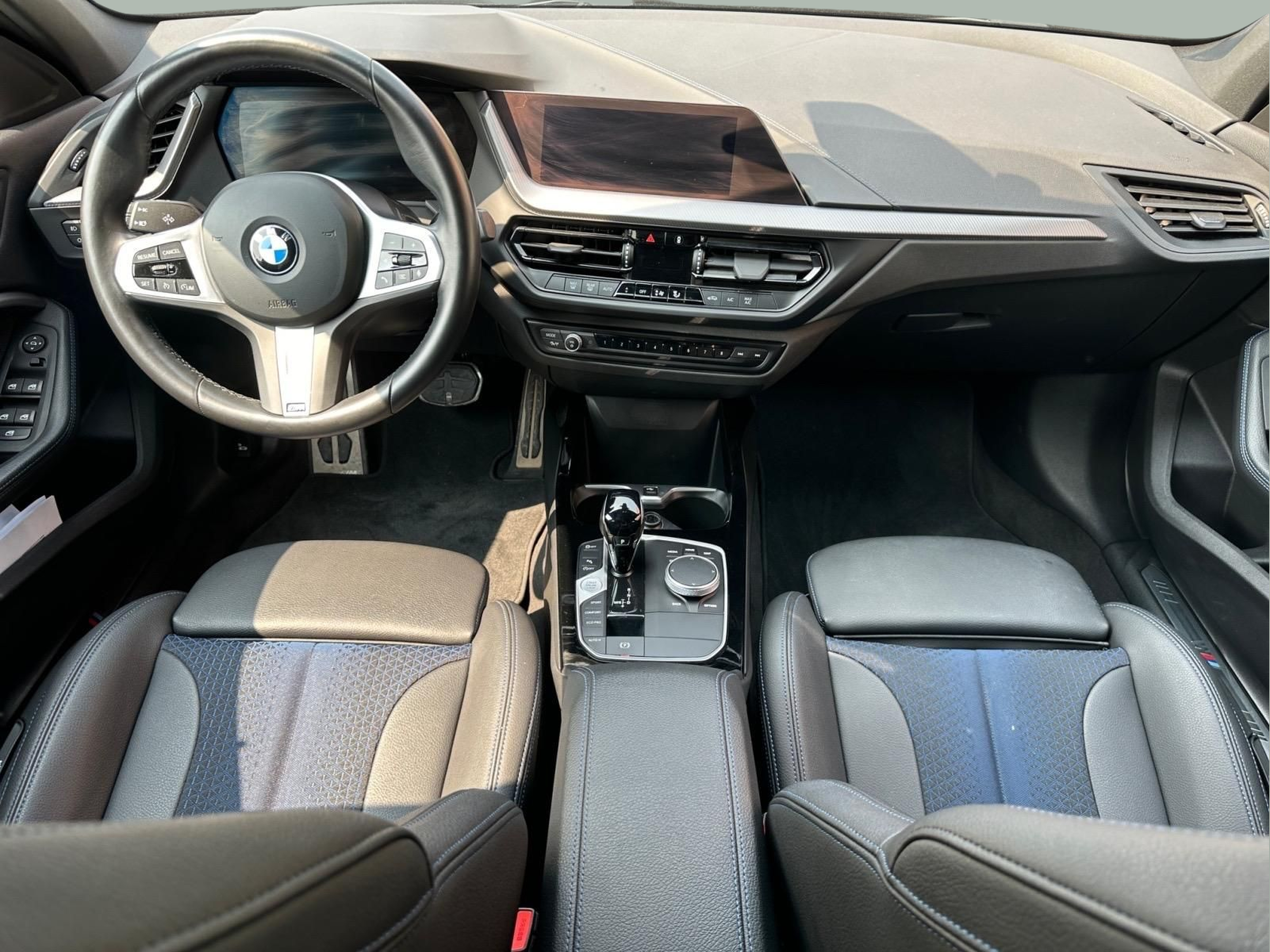 BMW Série 1 116d color Negro. Año 2024. 85KW(116CV). Diesel. En concesionario MCoutinho - Vila Real de Vila Real