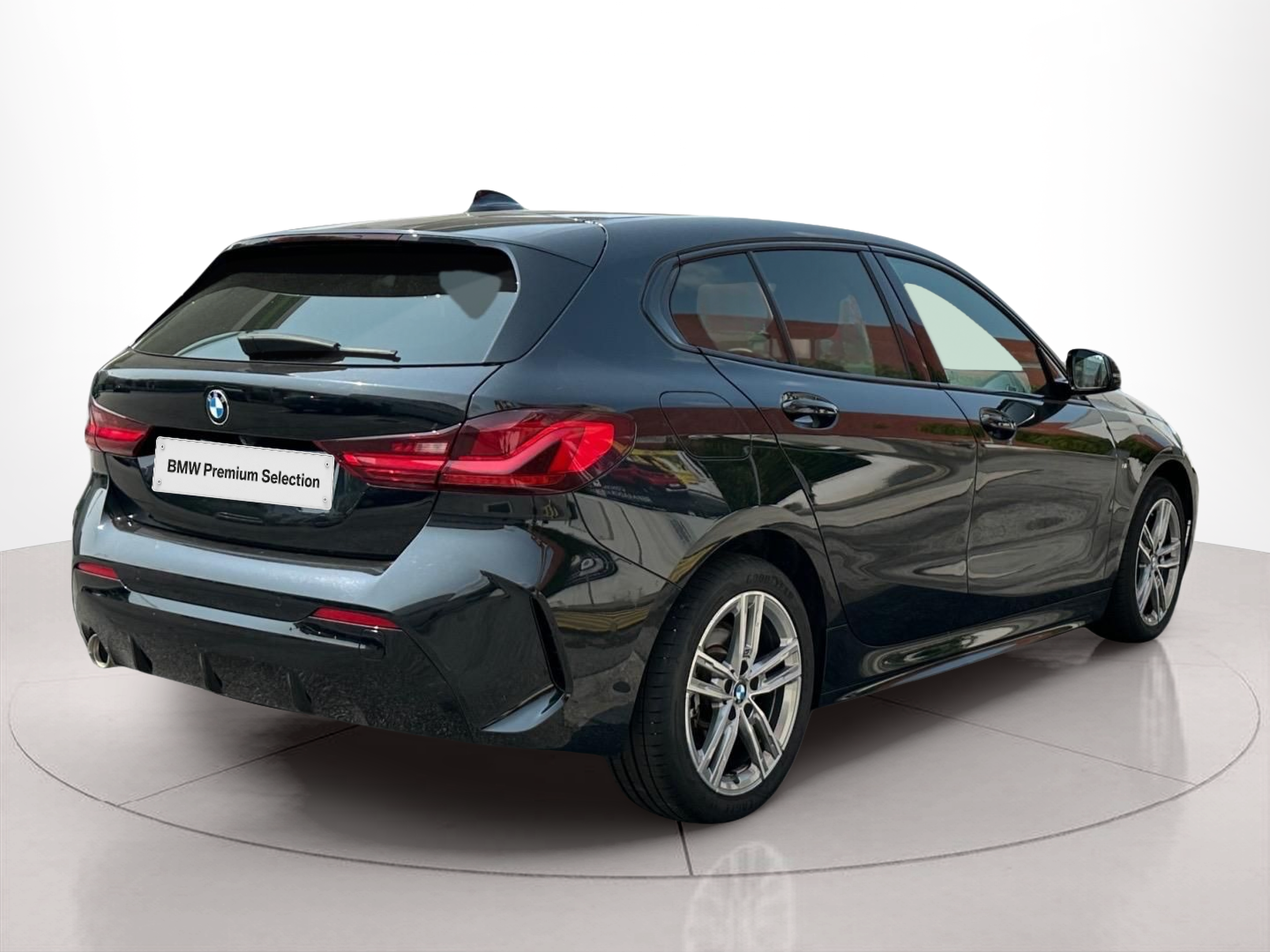 BMW Série 1 116d color Negro. Año 2024. 85KW(116CV). Diesel. En concesionario MCoutinho - Vila Real de Vila Real