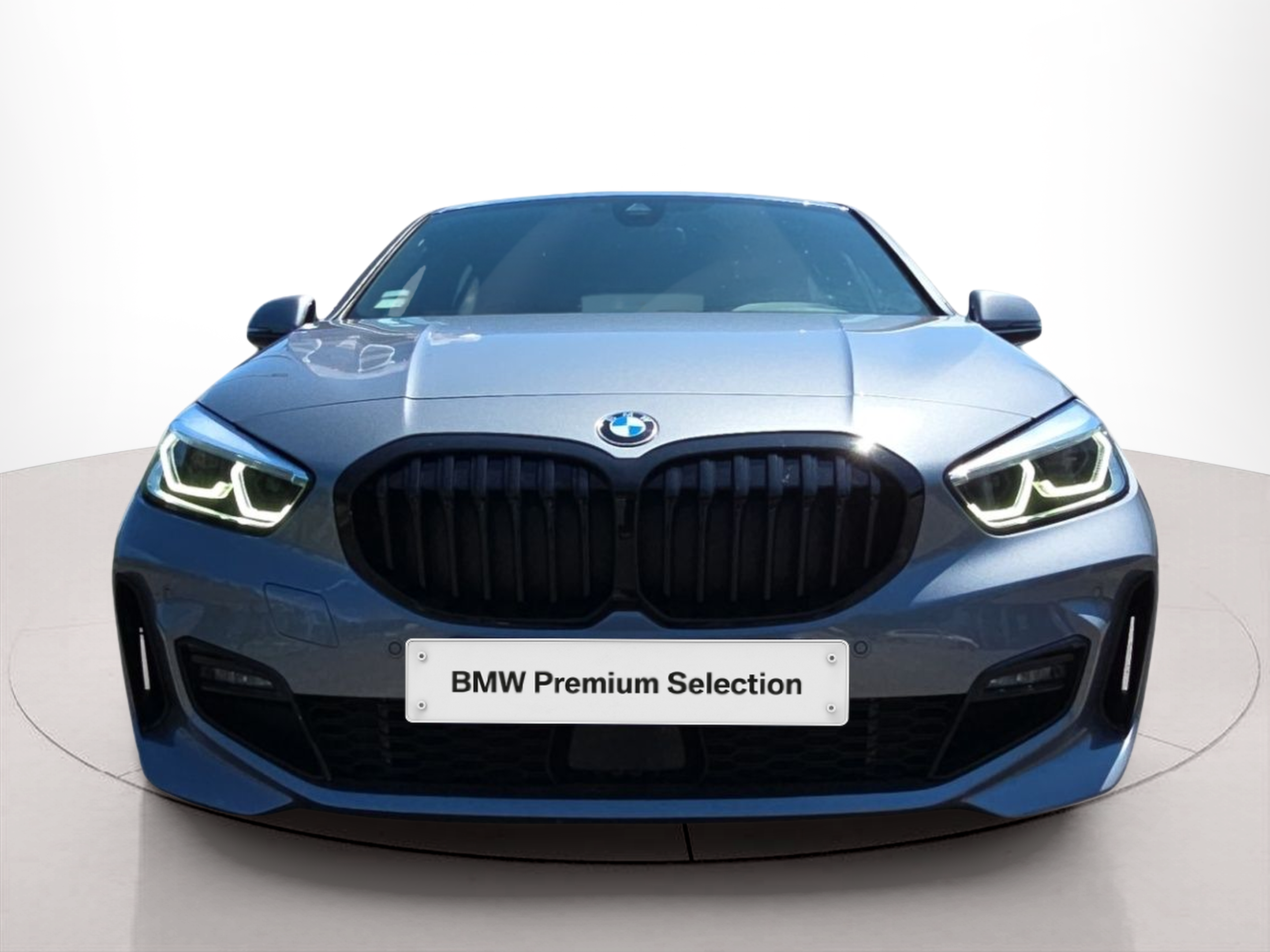 Fotos de BMW Série 1 116d color Gris. Año 2023. 85KW(116CV). Diesel. En concesionario MCoutinho Bomcar Coimbra de Coimbra