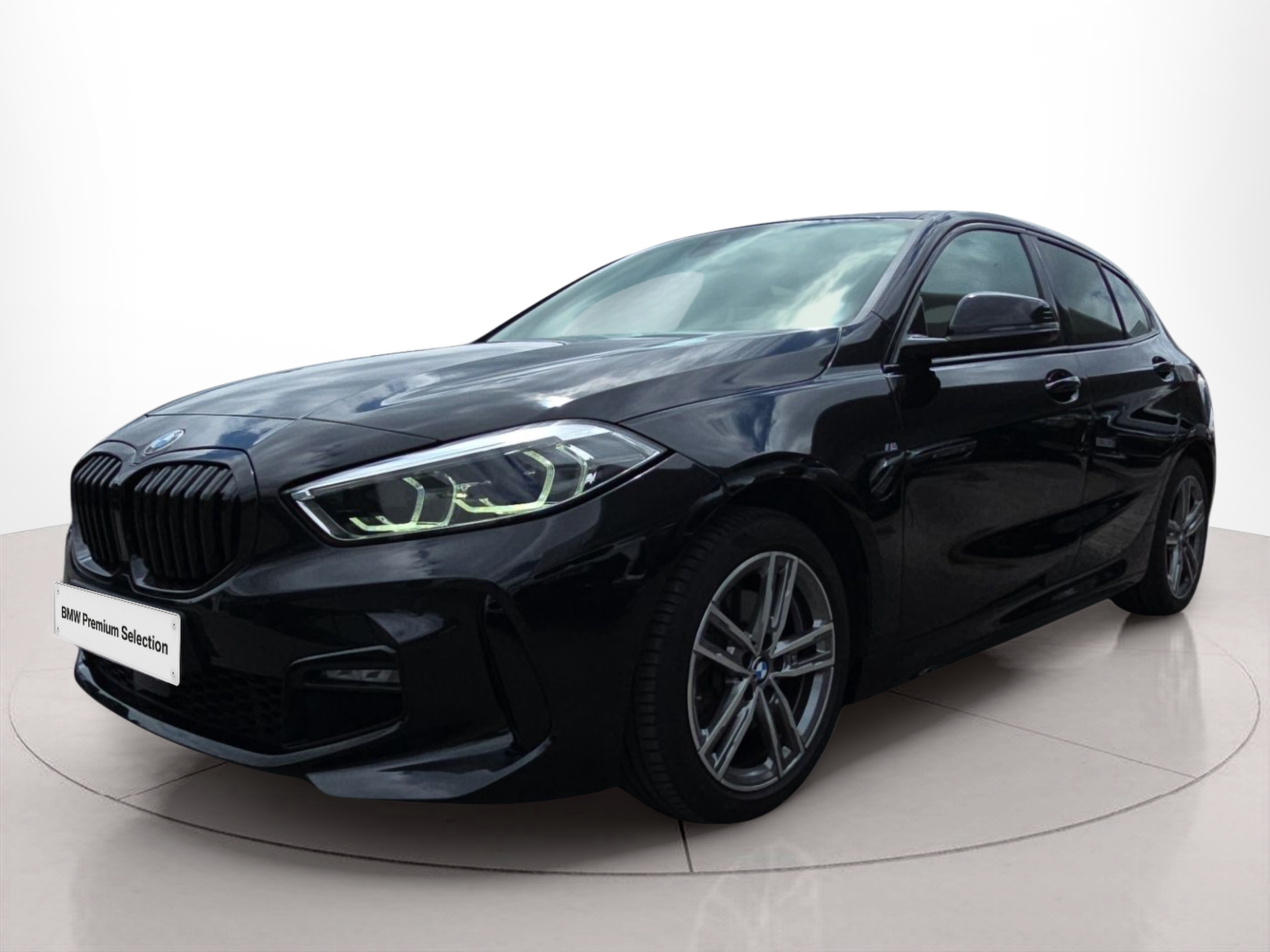 Fotos de BMW Série 1 116d color Negro. Año 2023. 85KW(116CV). Diesel. En concesionario MCoutinho Bomcar Leiria de Leiria