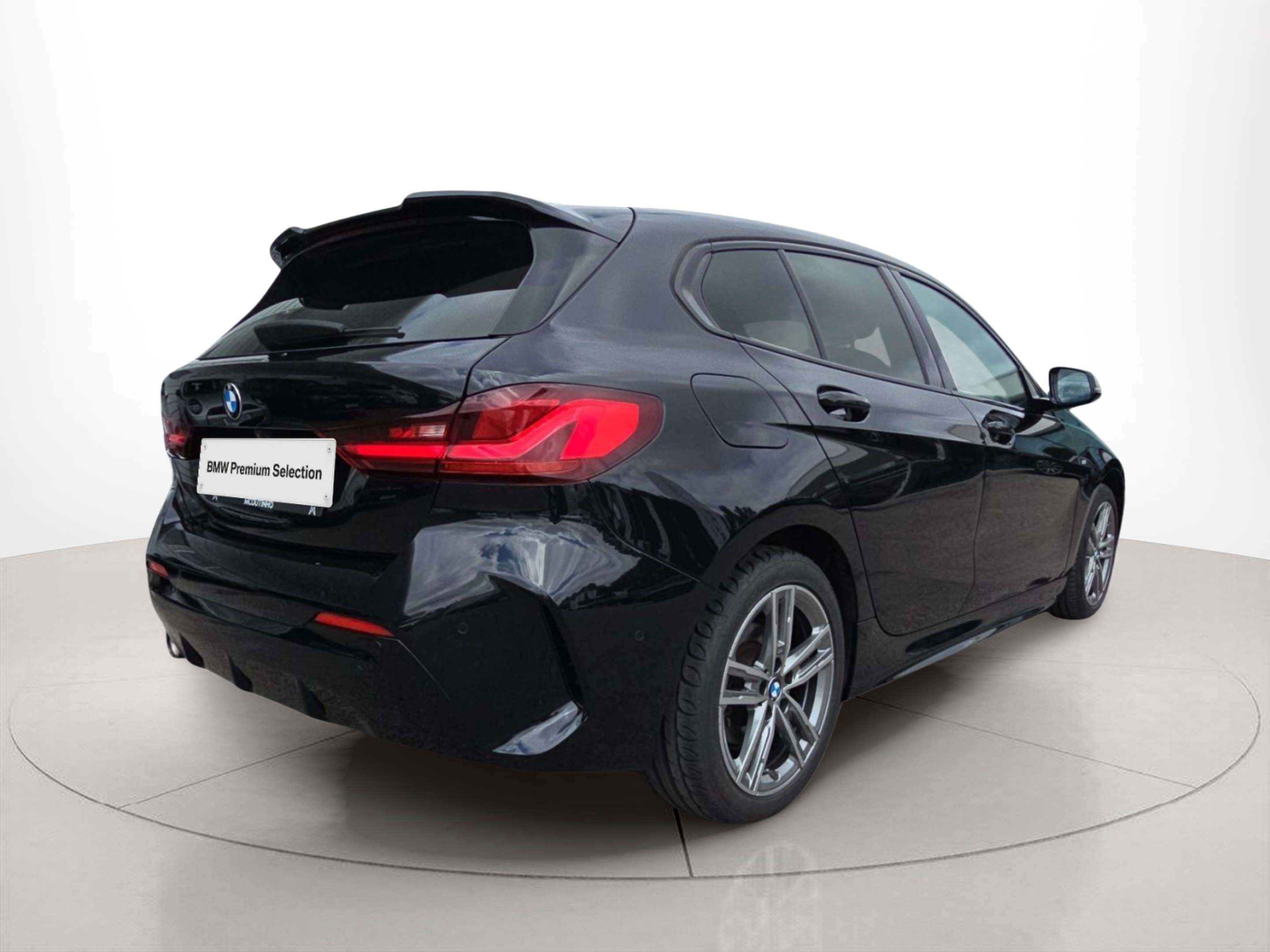 BMW Série 1 116d color Negro. Año 2023. 85KW(116CV). Diesel. En concesionario MCoutinho - Viseu de Viseu