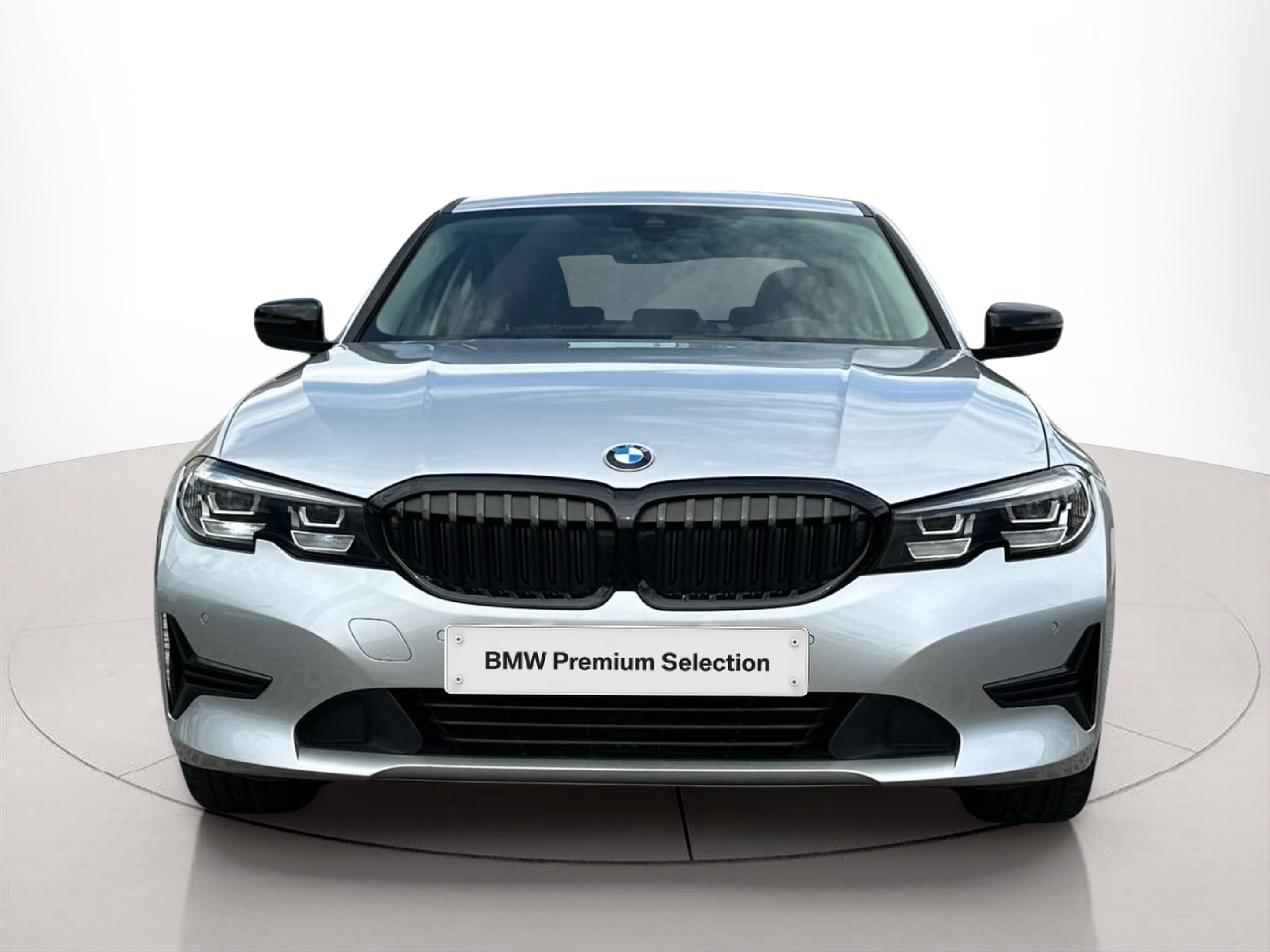 Fotos de BMW Série 3 330e Berlina color Gris Plata. Año 2019. 215KW(292CV). Elétrico / Gasolina Híbrido. En concesionario MCoutinho - Bragança de Bragança