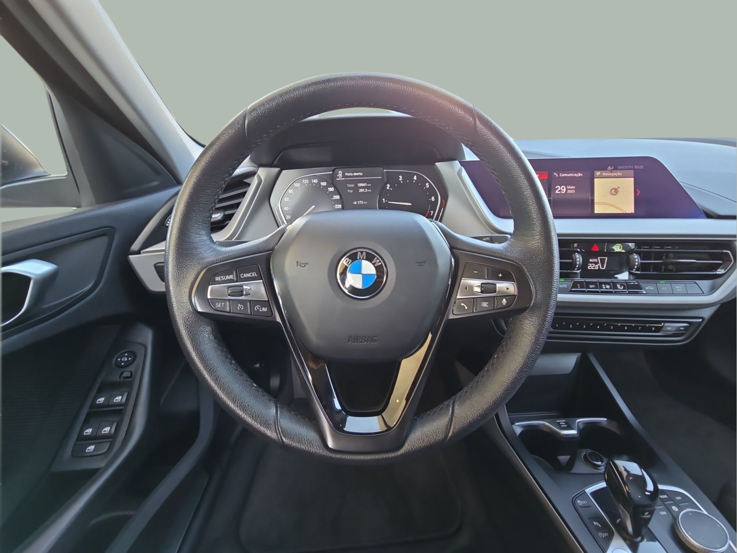 BMW Série 1 118i color Gris Plata. Año 2020. 103KW(140CV). Gasolina. En concesionario MCoutinho Bomcar Leiria de Leiria