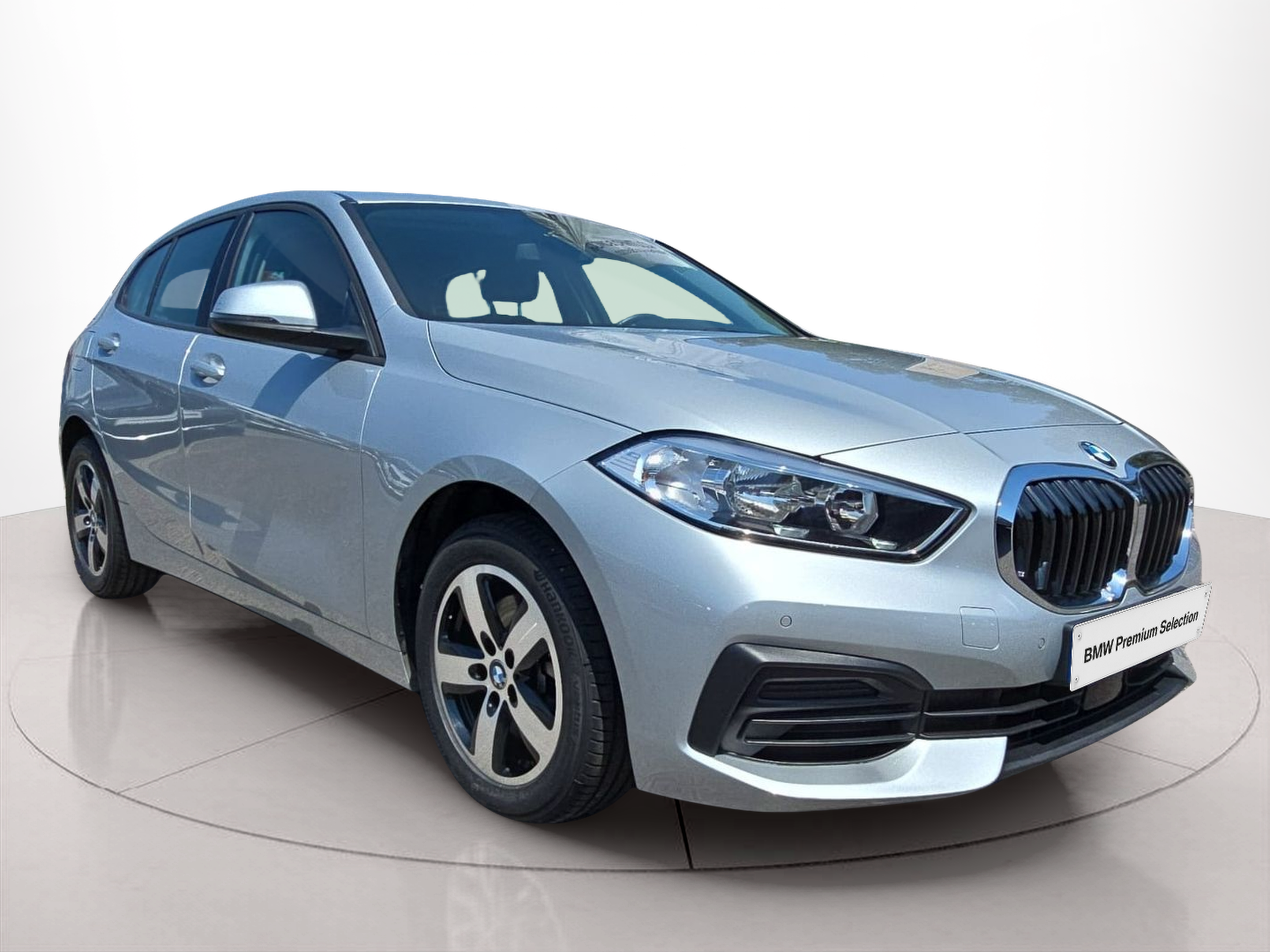 BMW Série 1 118i color Gris Plata. Año 2020. 103KW(140CV). Gasolina. En concesionario MCoutinho Bomcar Leiria de Leiria
