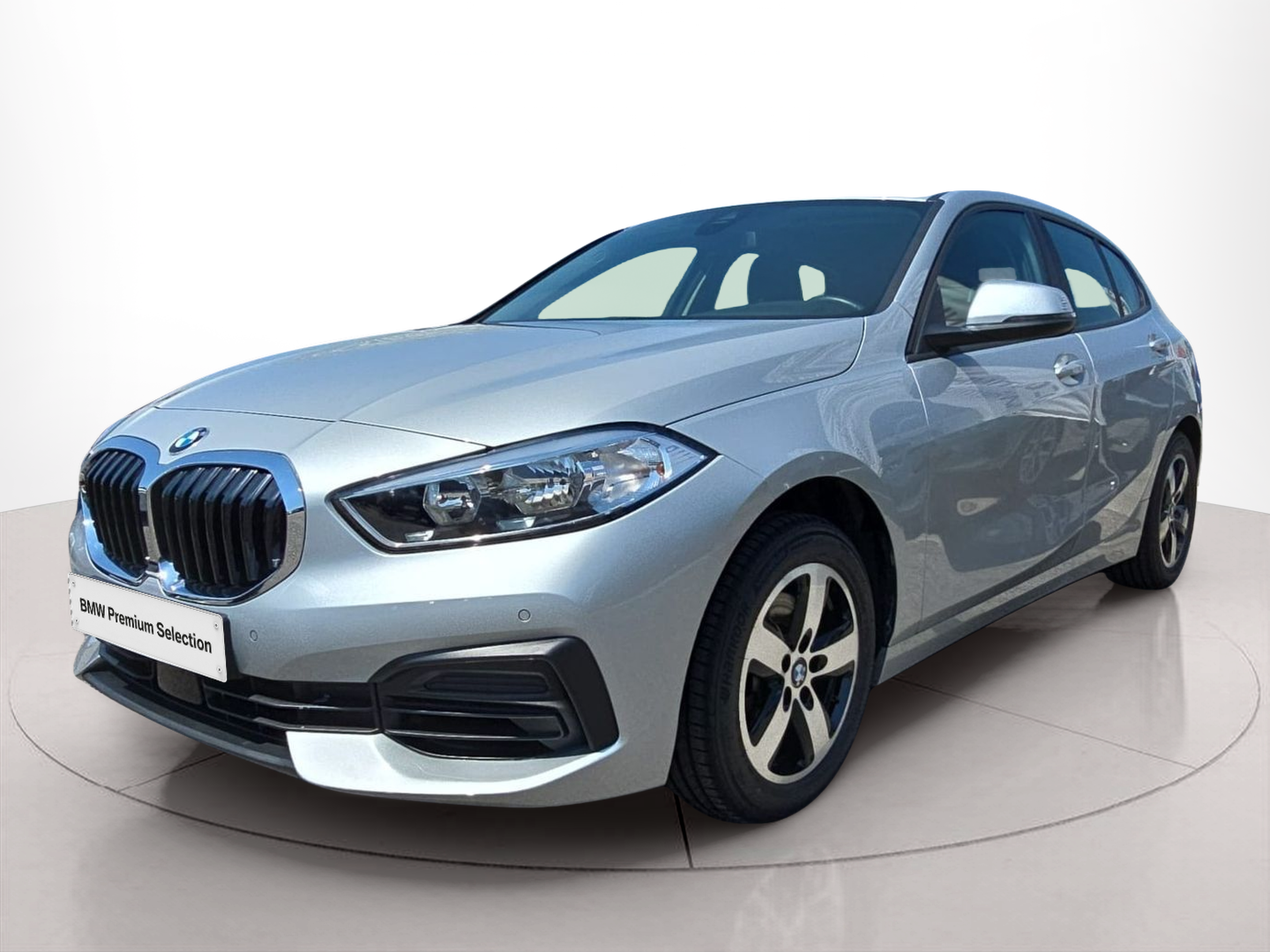 BMW Série 1 118i color Gris Plata. Año 2020. 103KW(140CV). Gasolina. En concesionario MCoutinho Bomcar Leiria de Leiria