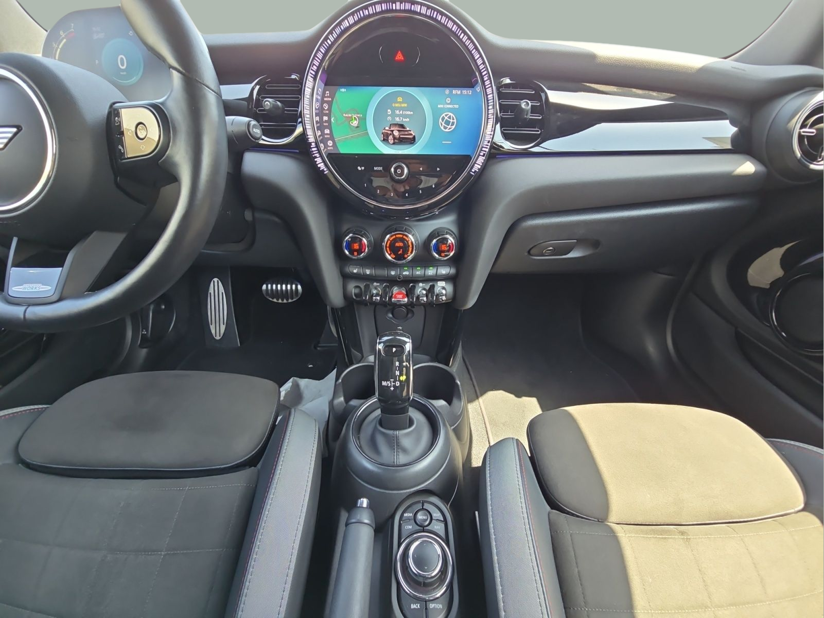 fotoG 15 del MINI MINI Cabrio Cooper 100 kW (136 CV) 136cv Gasolina de 2021 em Bragança