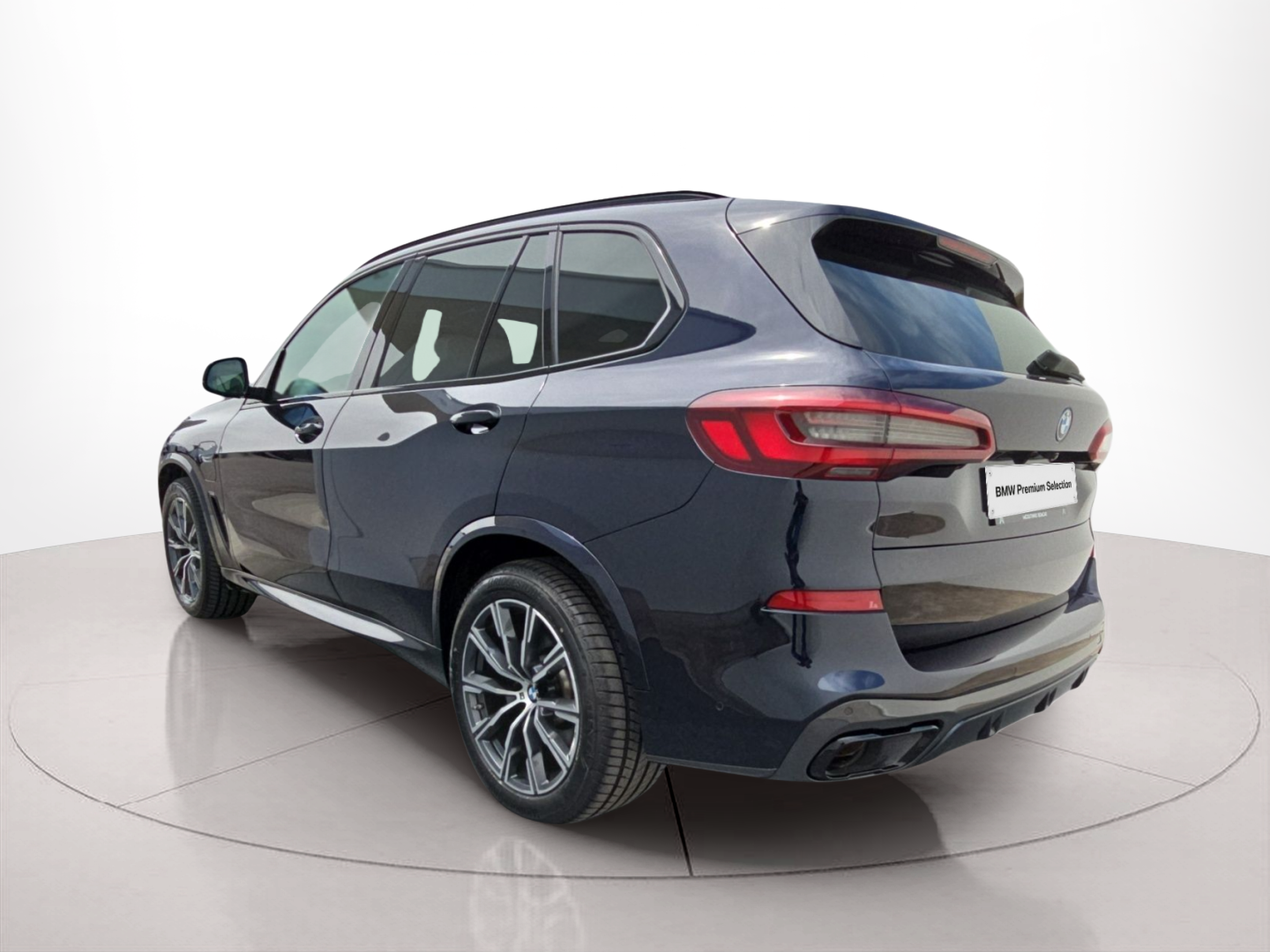 BMW X5 xDrive45e color Negro. Año 2022. 290KW(394CV). Elétrico / Gasolina Híbrido. En concesionario MCoutinho Bomcar Leiria de Leiria
