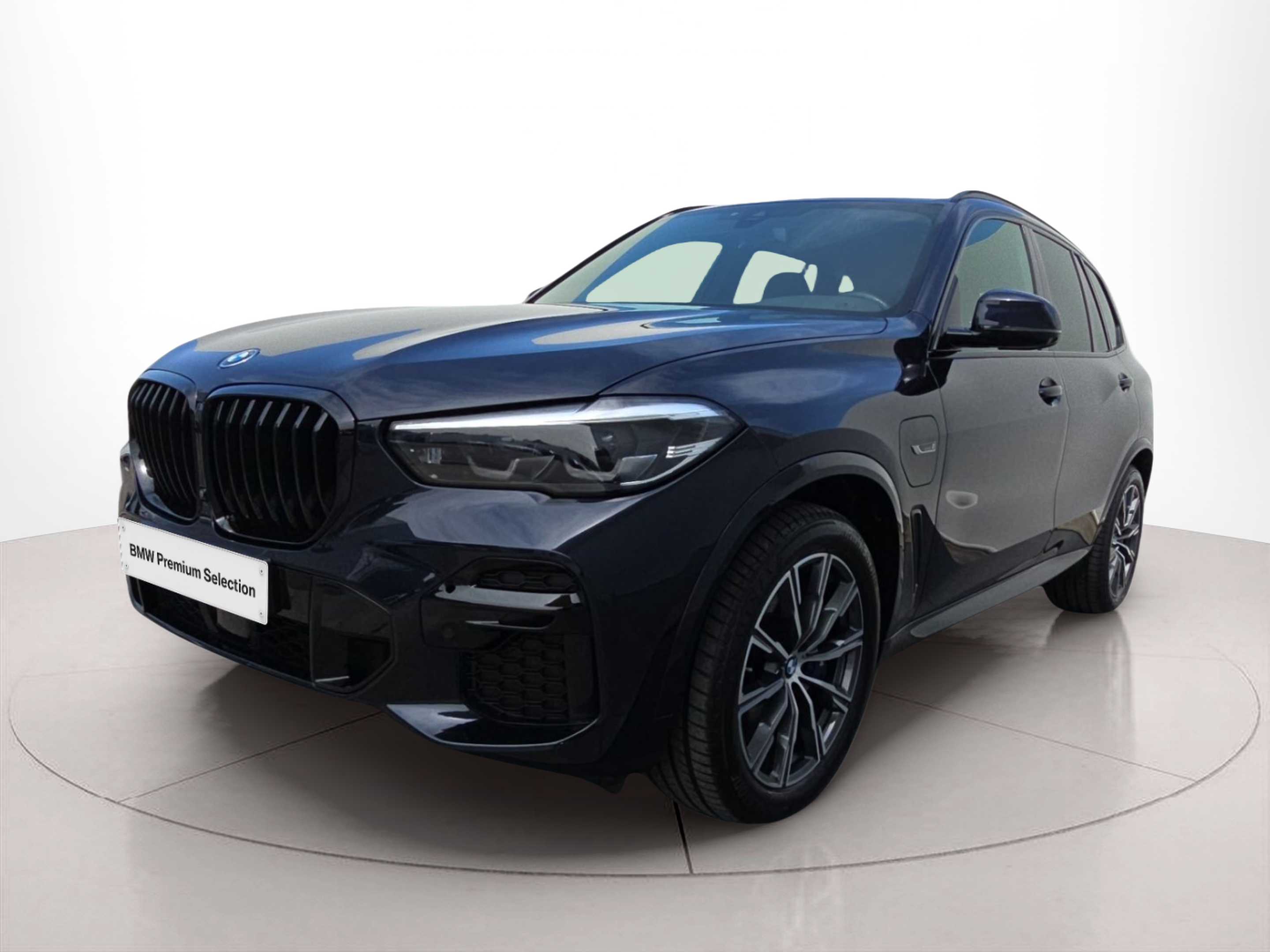 Fotos de BMW X5 xDrive45e color Negro. Año 2022. 290KW(394CV). Elétrico / Gasolina Híbrido. En concesionario MCoutinho Bomcar Leiria de Leiria