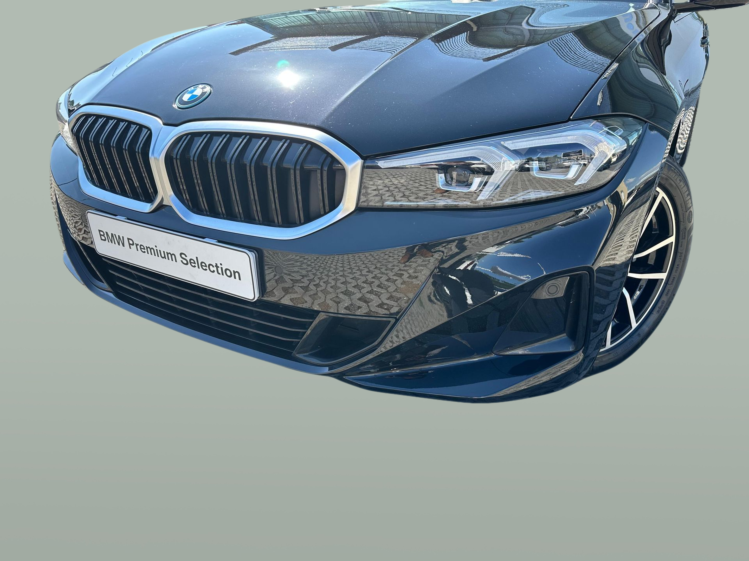 BMW Série 3 320e Touring color Negro. Año 2023. 150KW(204CV). Elétrico / Gasolina Híbrido. En concesionario MCoutinho - Bragança de Bragança