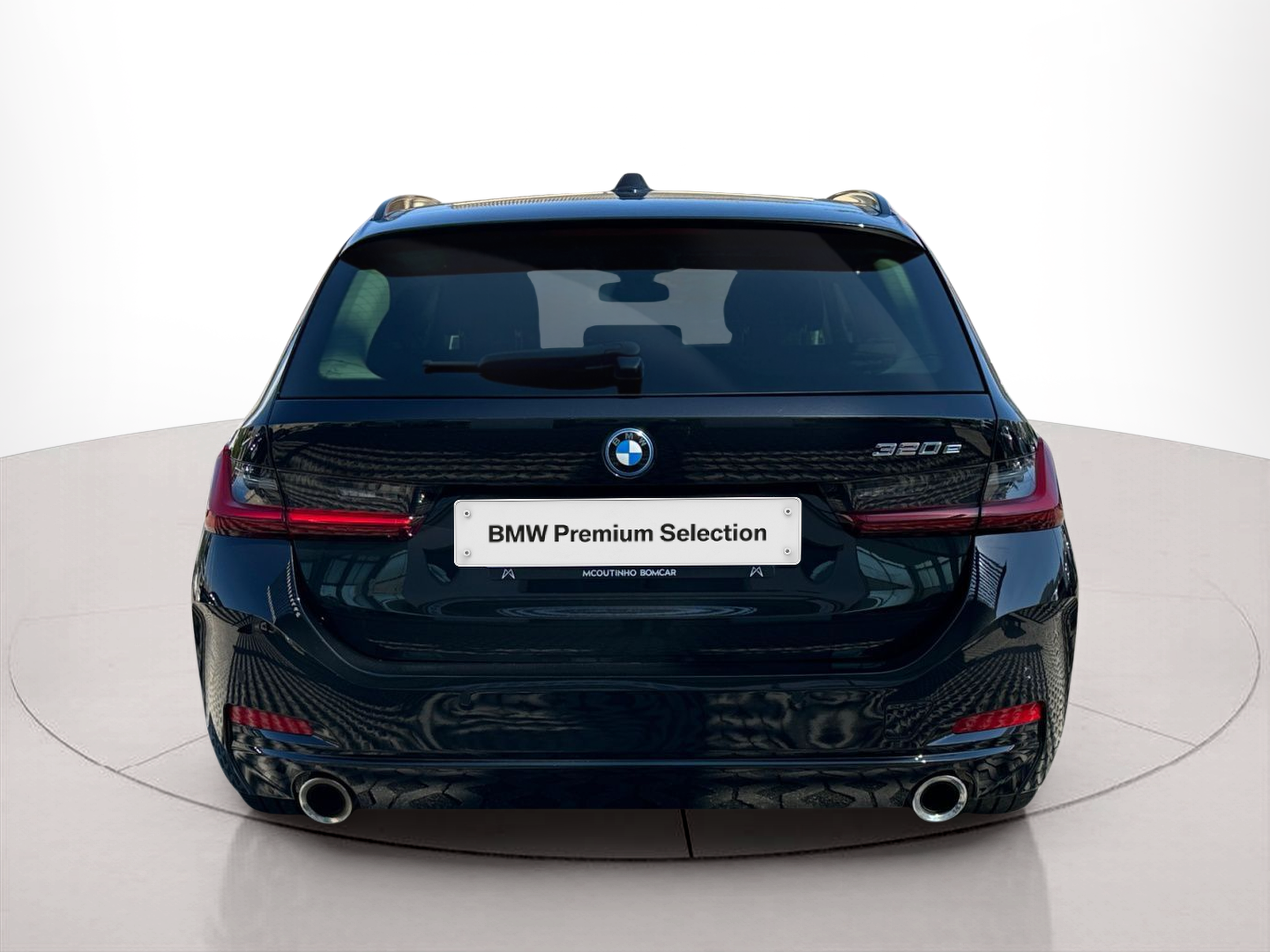 BMW Série 3 320e Touring color Negro. Año 2023. 150KW(204CV). Elétrico / Gasolina Híbrido. En concesionario MCoutinho - Bragança de Bragança