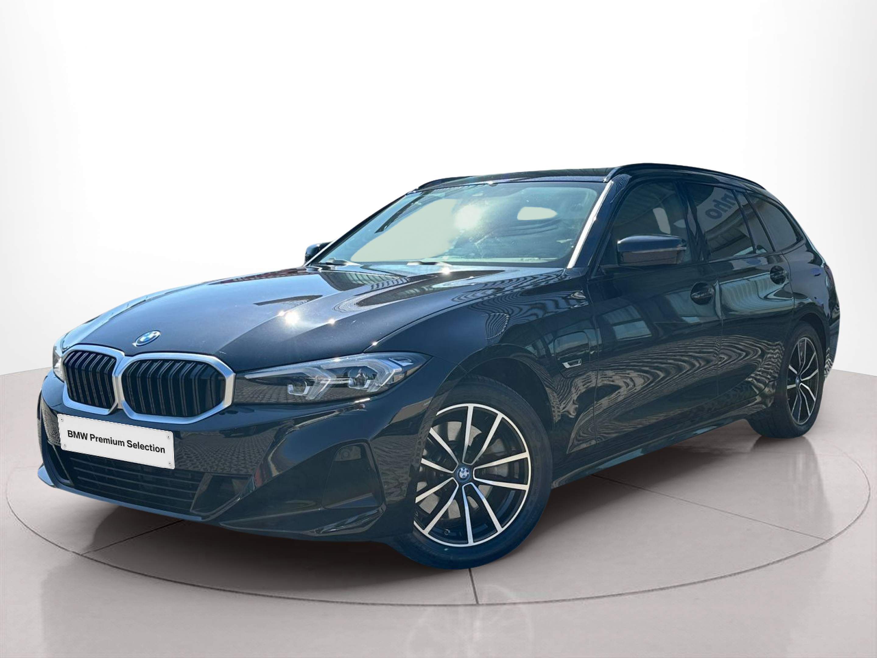 Fotos de BMW Série 3 320e Touring color Negro. Año 2023. 150KW(204CV). Elétrico / Gasolina Híbrido. En concesionario MCoutinho - Bragança de Bragança