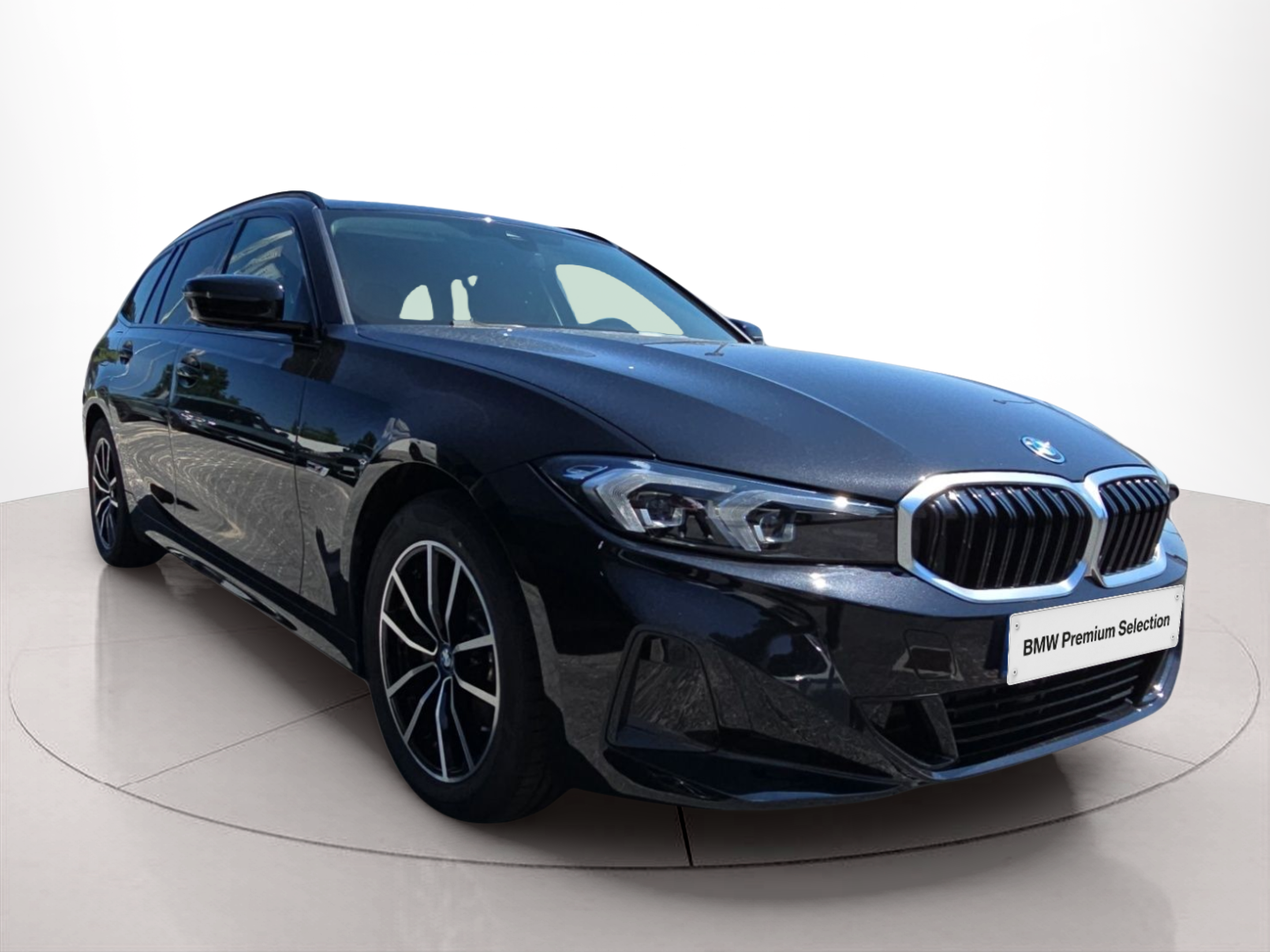 BMW Série 3 320e Touring color Negro. Año 2023. 150KW(204CV). Elétrico / Gasolina Híbrido. En concesionario MCoutinho Bomcar Coimbra de Coimbra