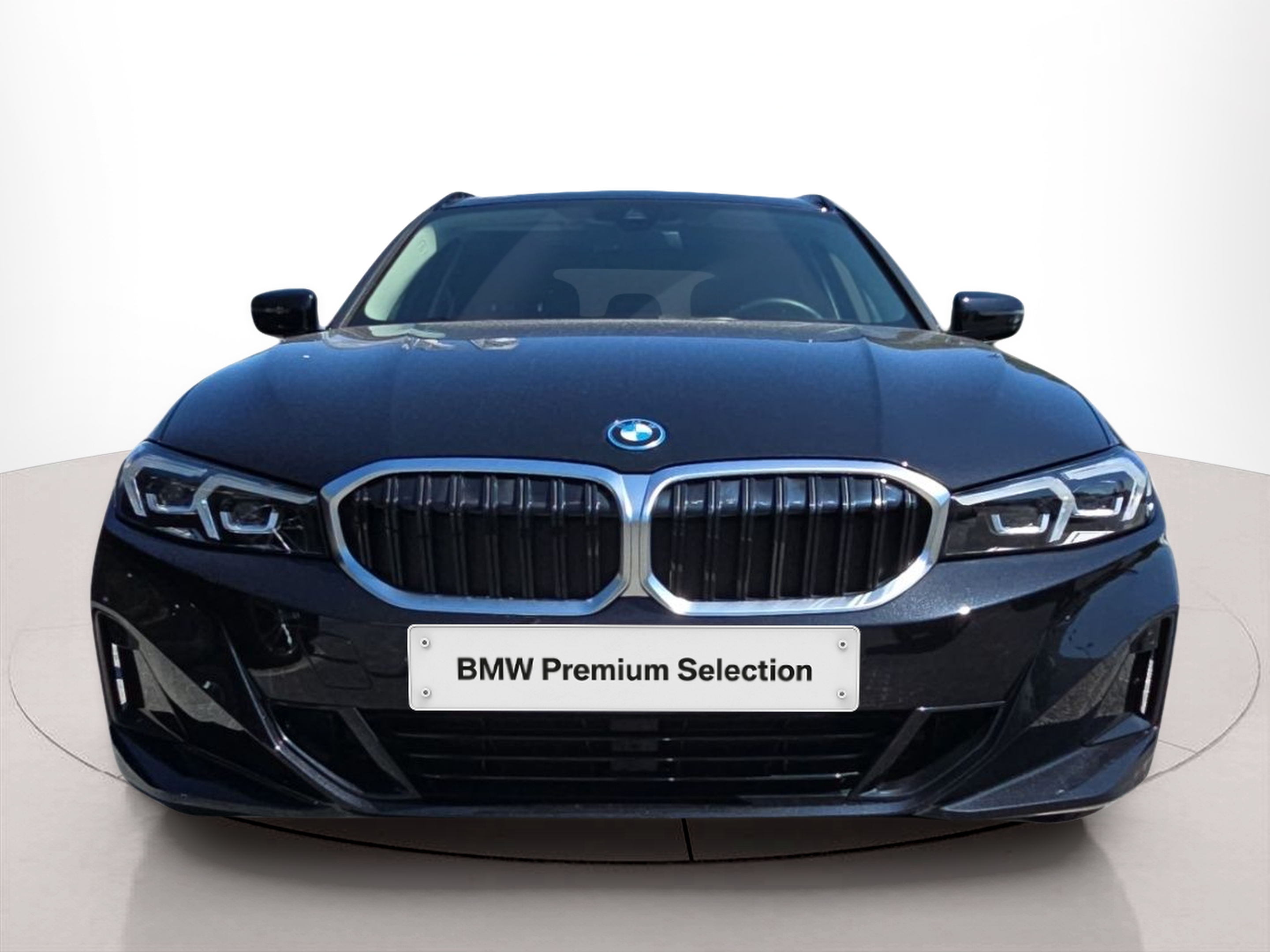 Fotos de BMW Série 3 320e Touring color Negro. Año 2023. 150KW(204CV). Elétrico / Gasolina Híbrido. En concesionario MCoutinho Bomcar Coimbra de Coimbra