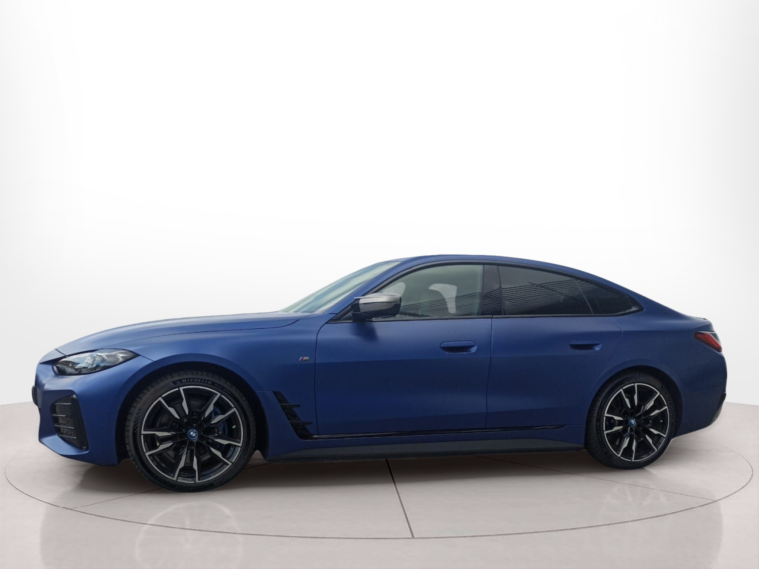 Fotos de BMW i4 i4 M50 color Azul. Año 2023. 400KW(544CV). Elétrico. En concesionario MCoutinho - Bragança de Bragança