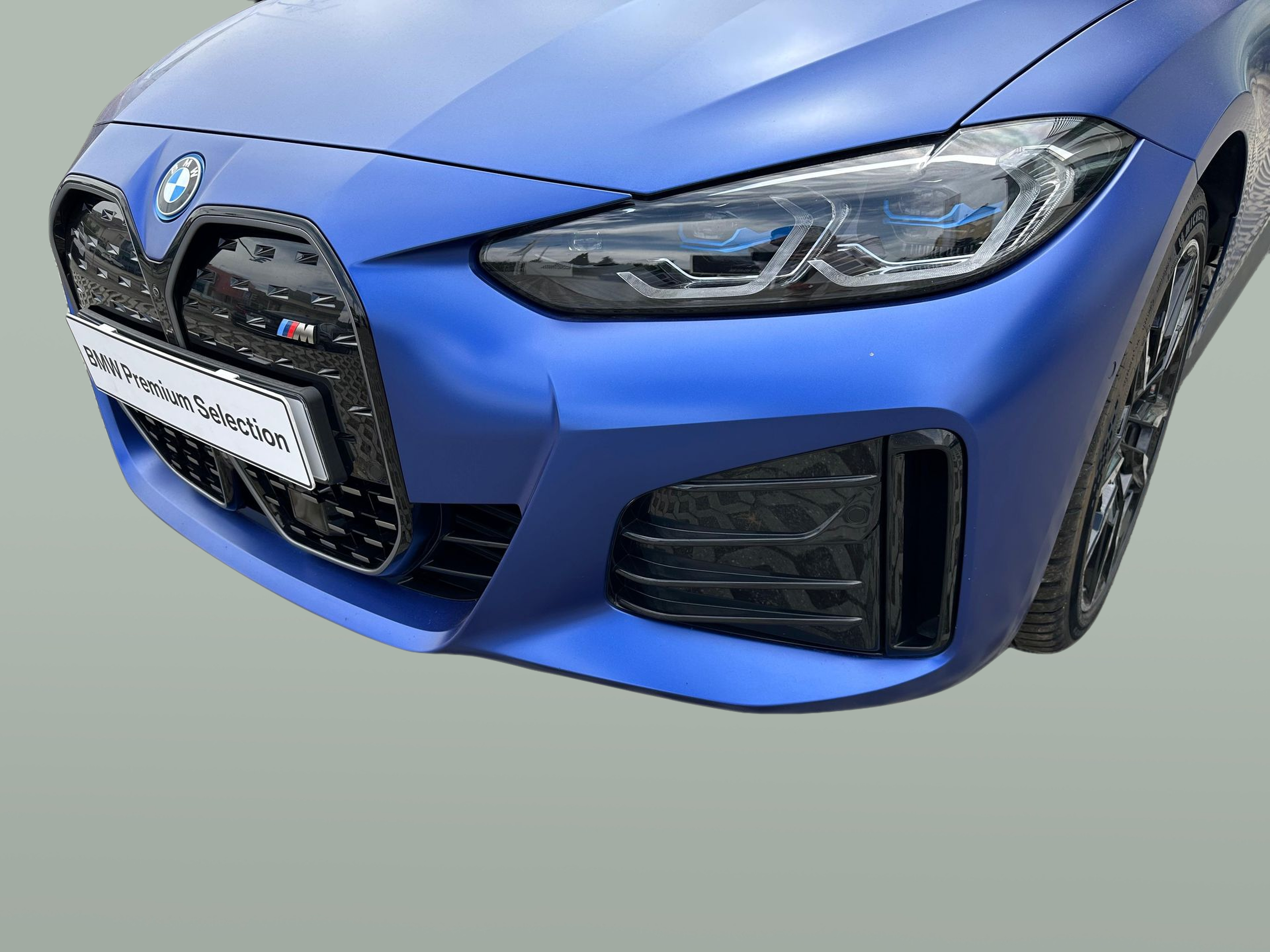 BMW i4 i4 M50 color Azul. Año 2023. 400KW(544CV). Elétrico. En concesionario MCoutinho - Bragança de Bragança